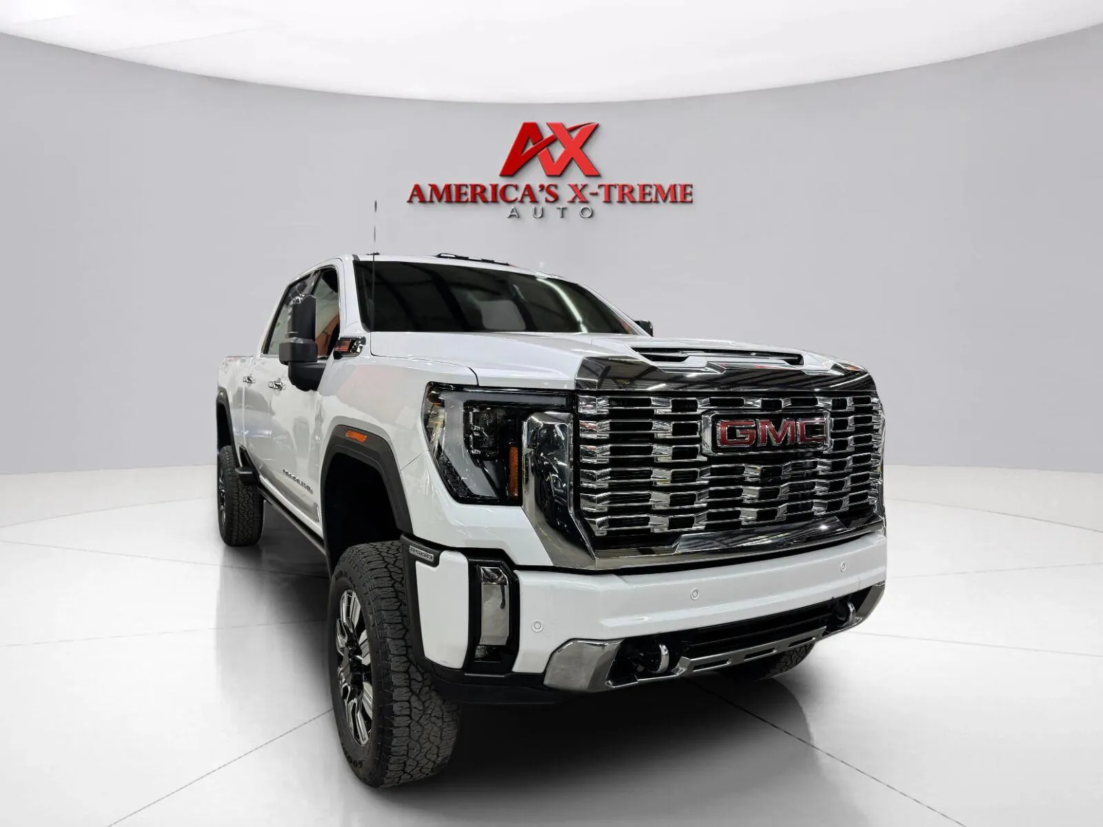 GMC Sierra photo 10