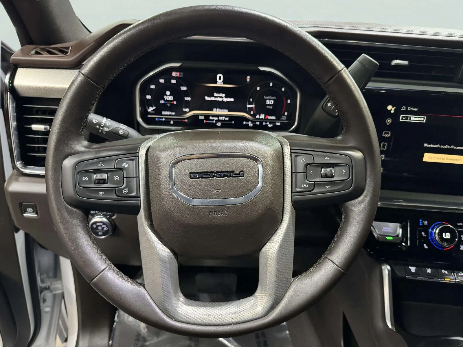 GMC Sierra photo 28
