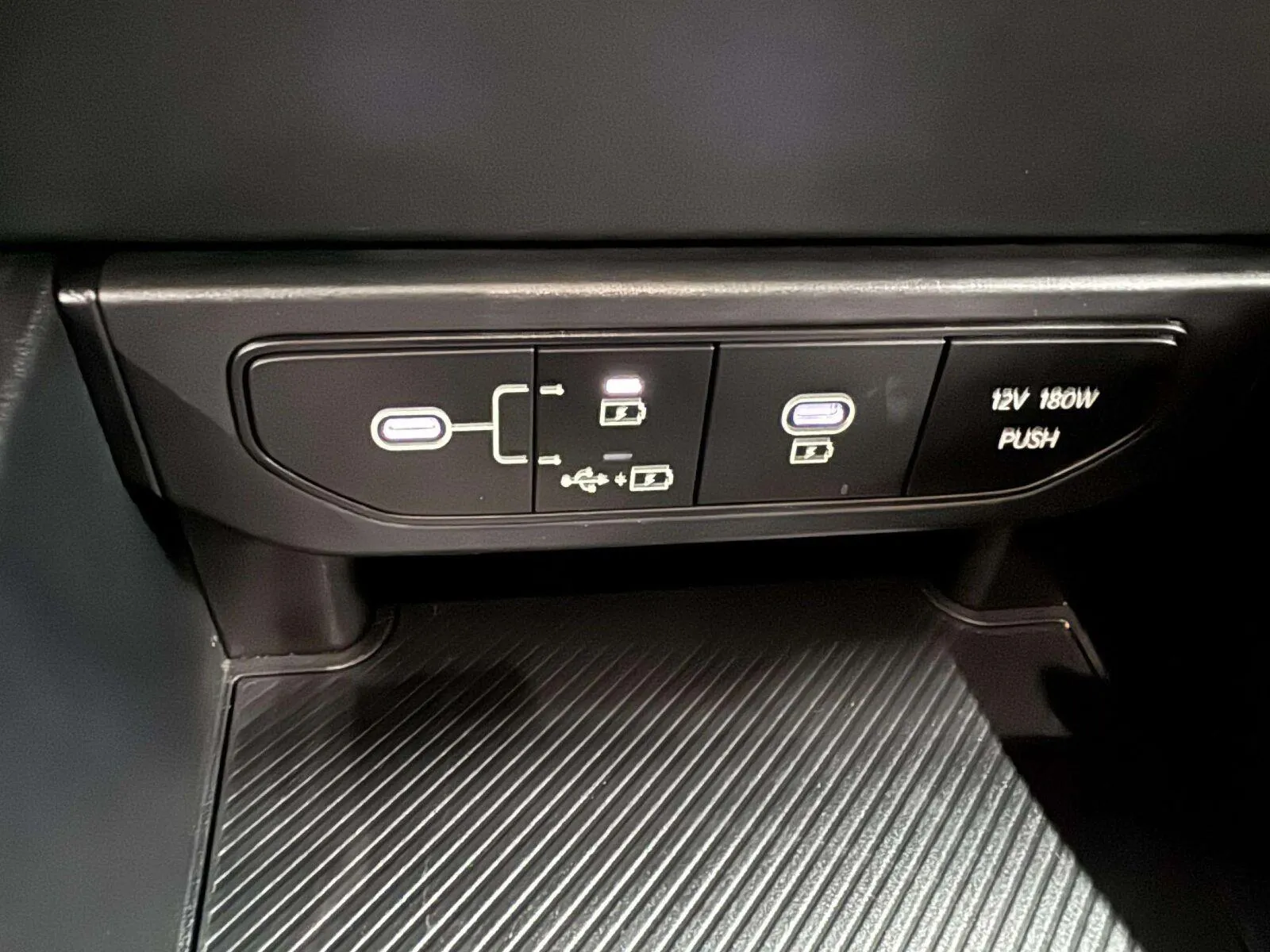 Kia K4 photo 32