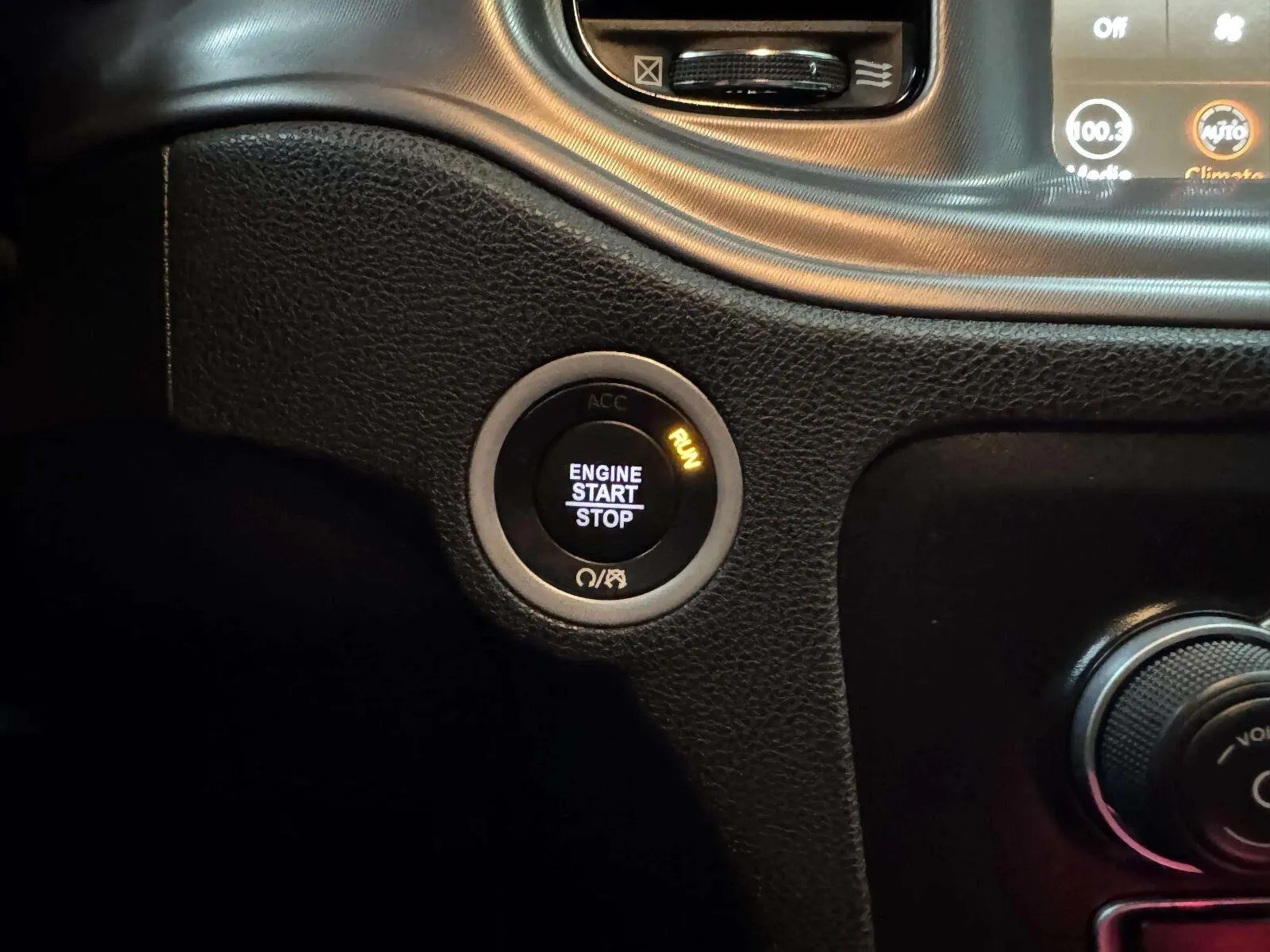 Dodge Charger photo 29