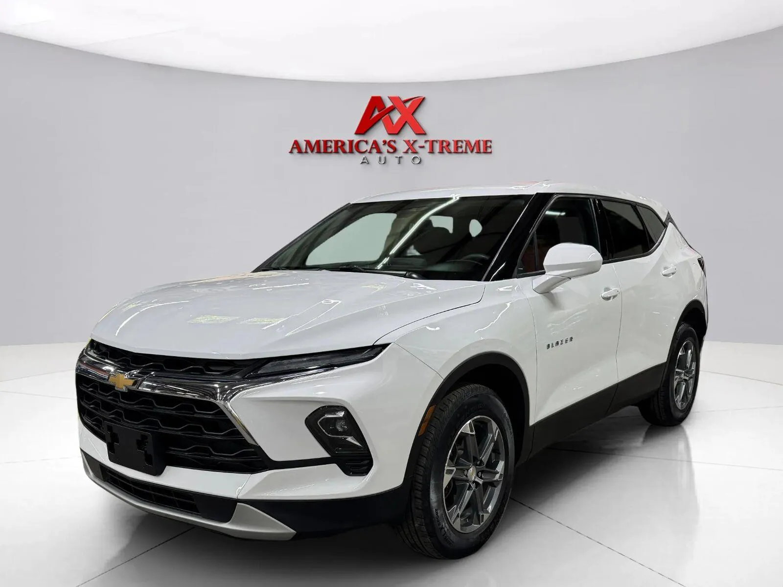 Chevrolet Blazer photo 2