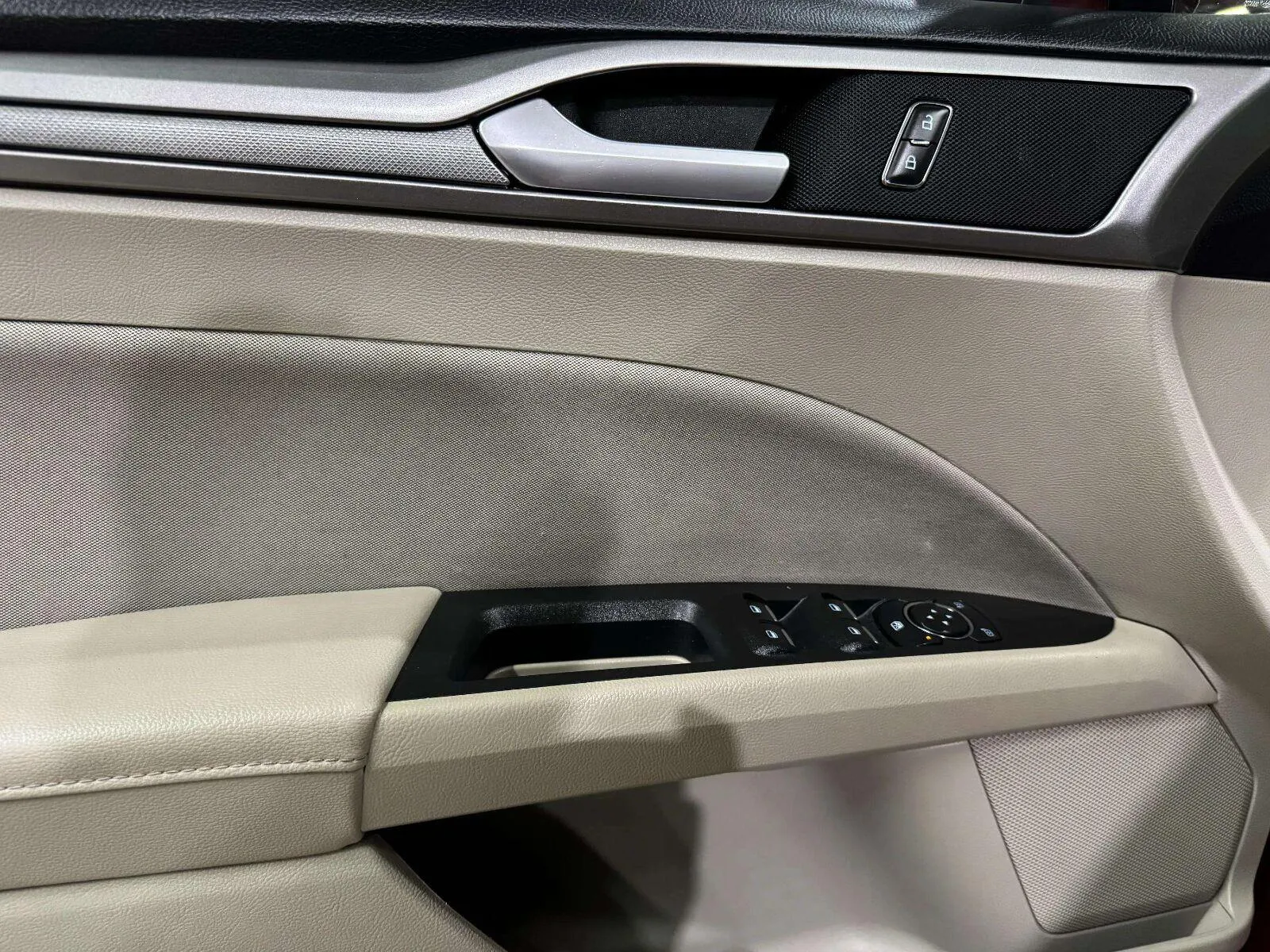 Ford Fusion photo 31