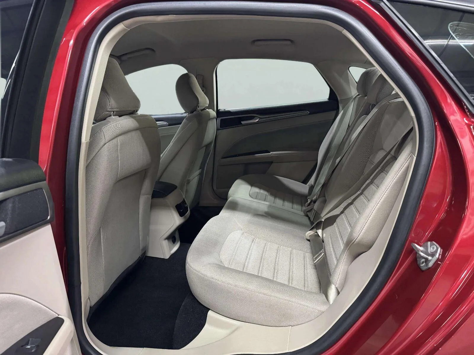 Ford Fusion photo 38