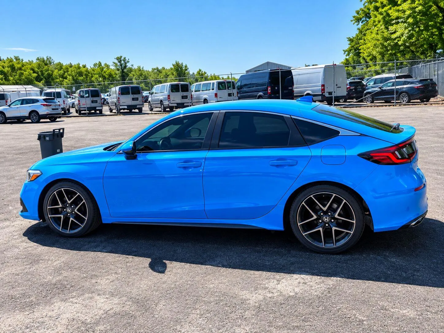 Honda Civic photo 2