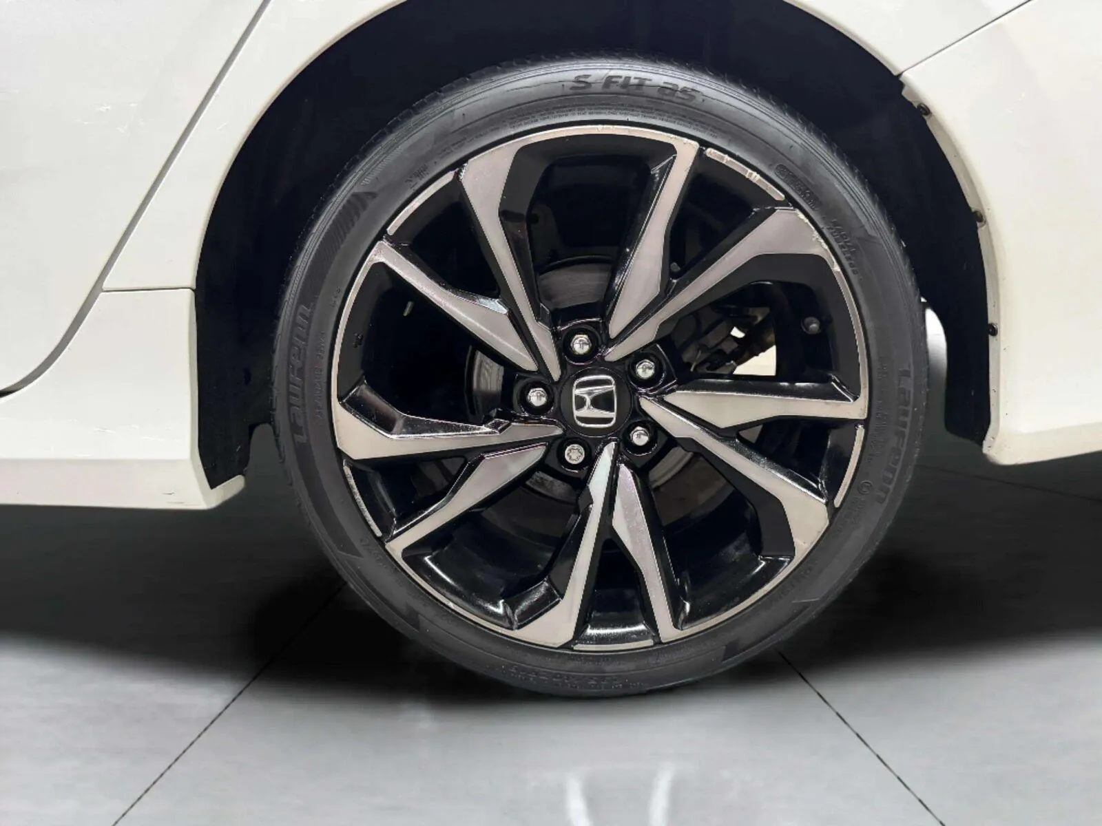 Honda Civic photo 38