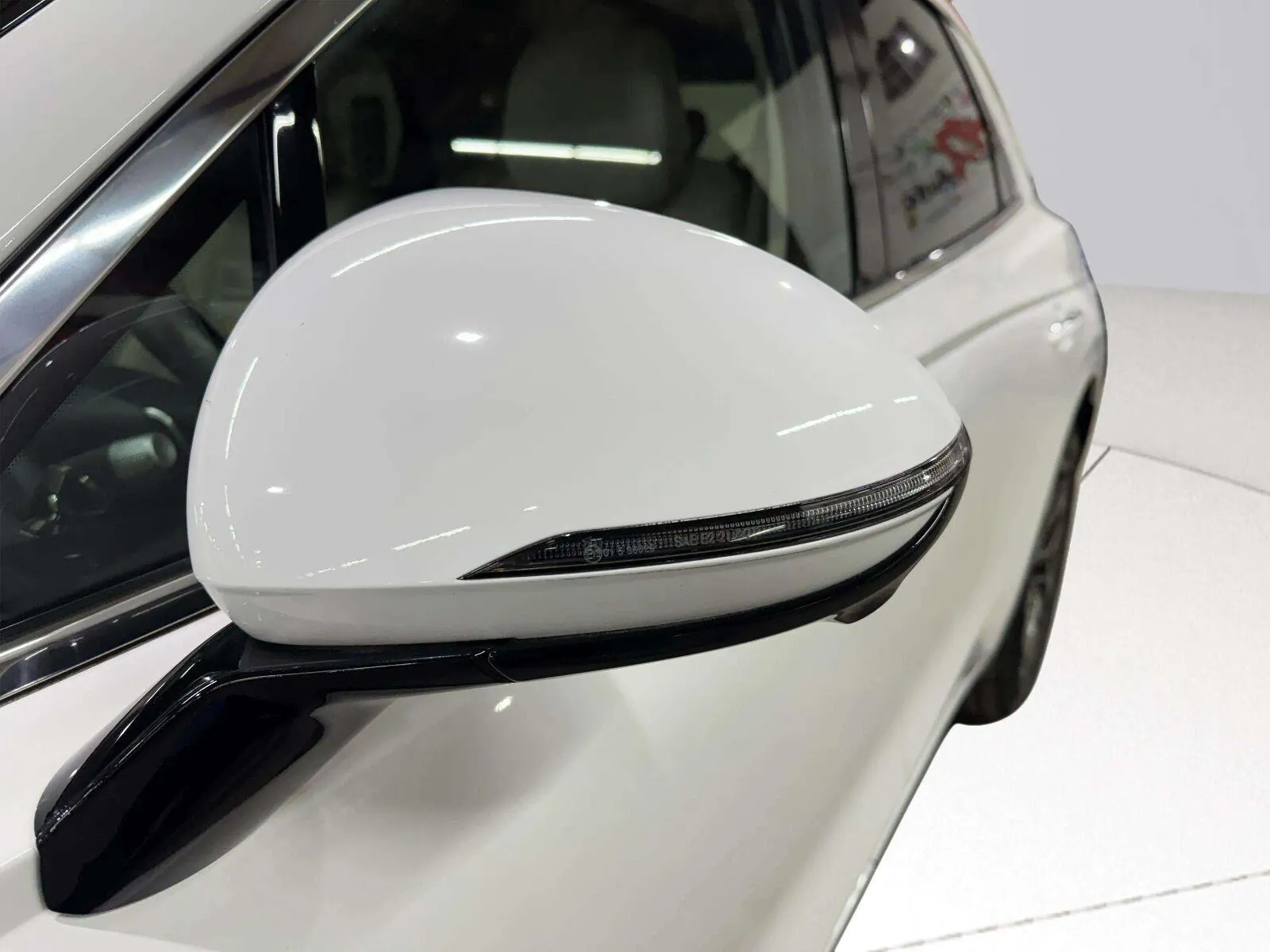Genesis GV70 photo 12