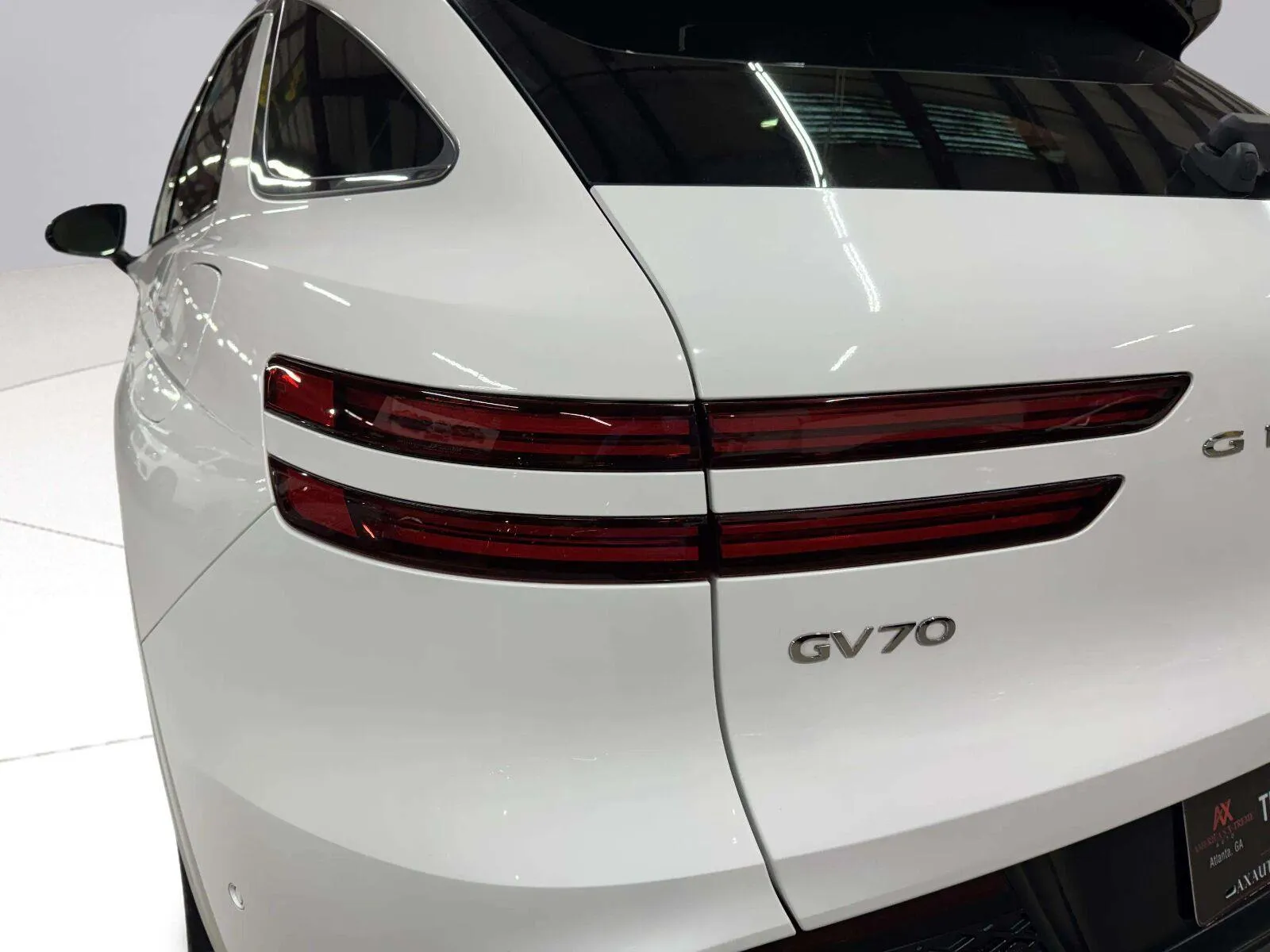 Genesis GV70 photo 13