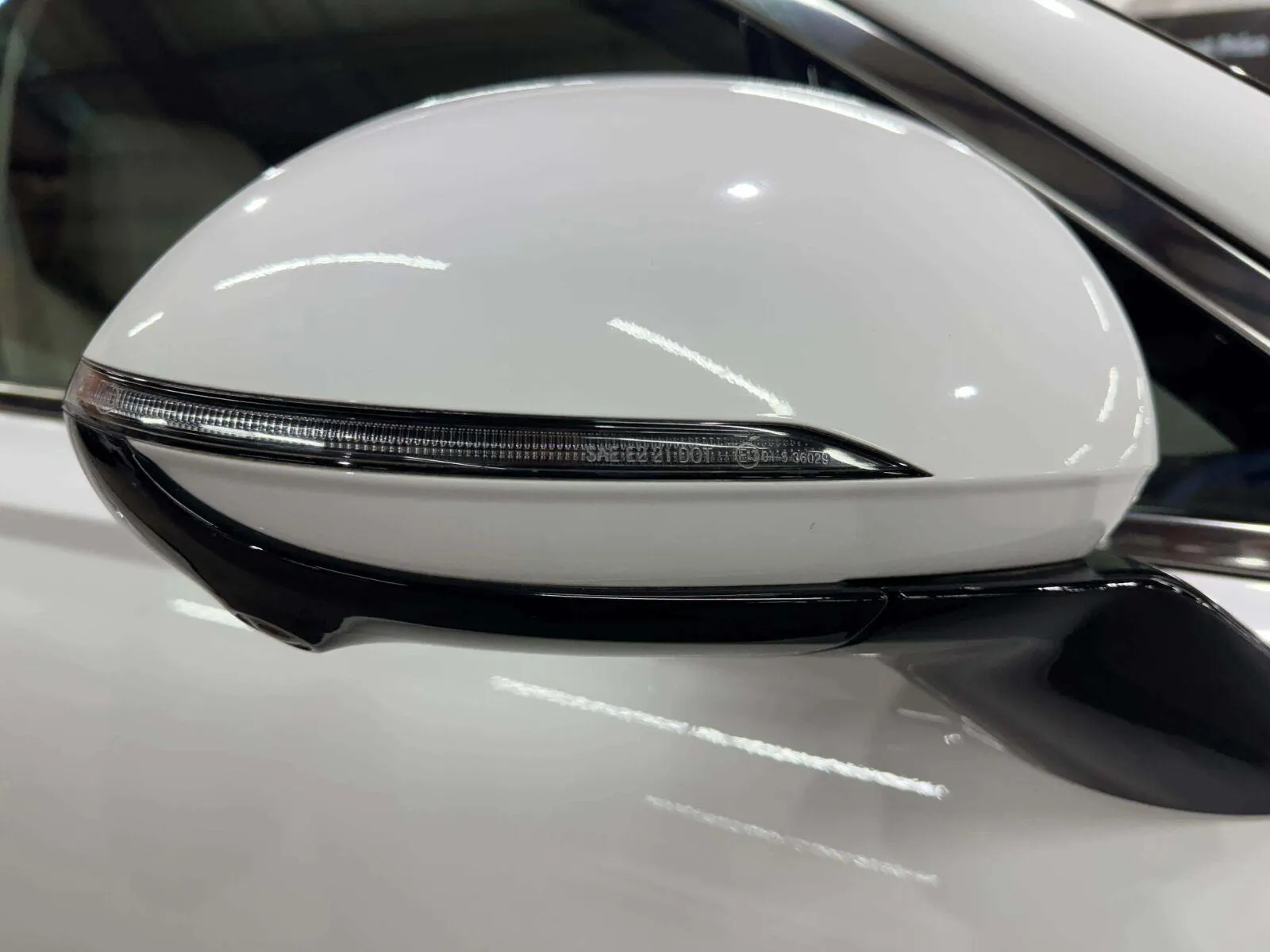 Genesis GV70 photo 15