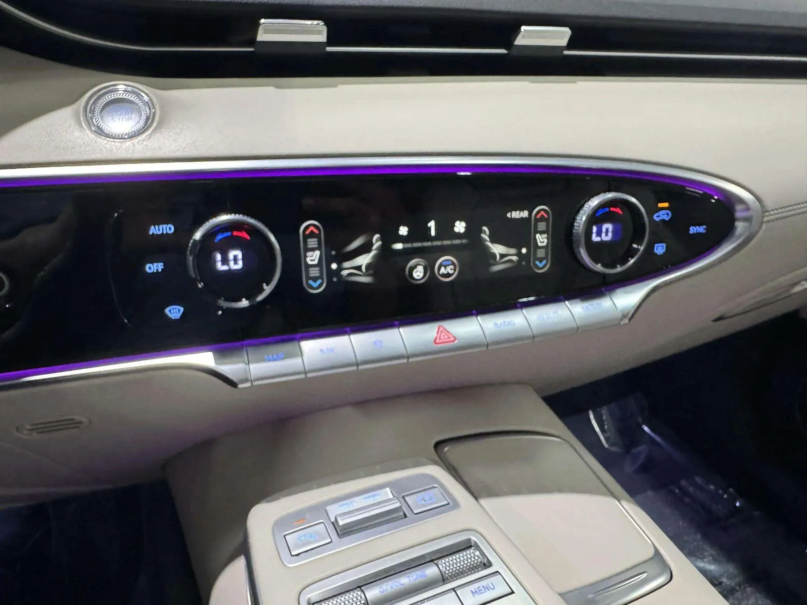 Genesis GV70 photo 32