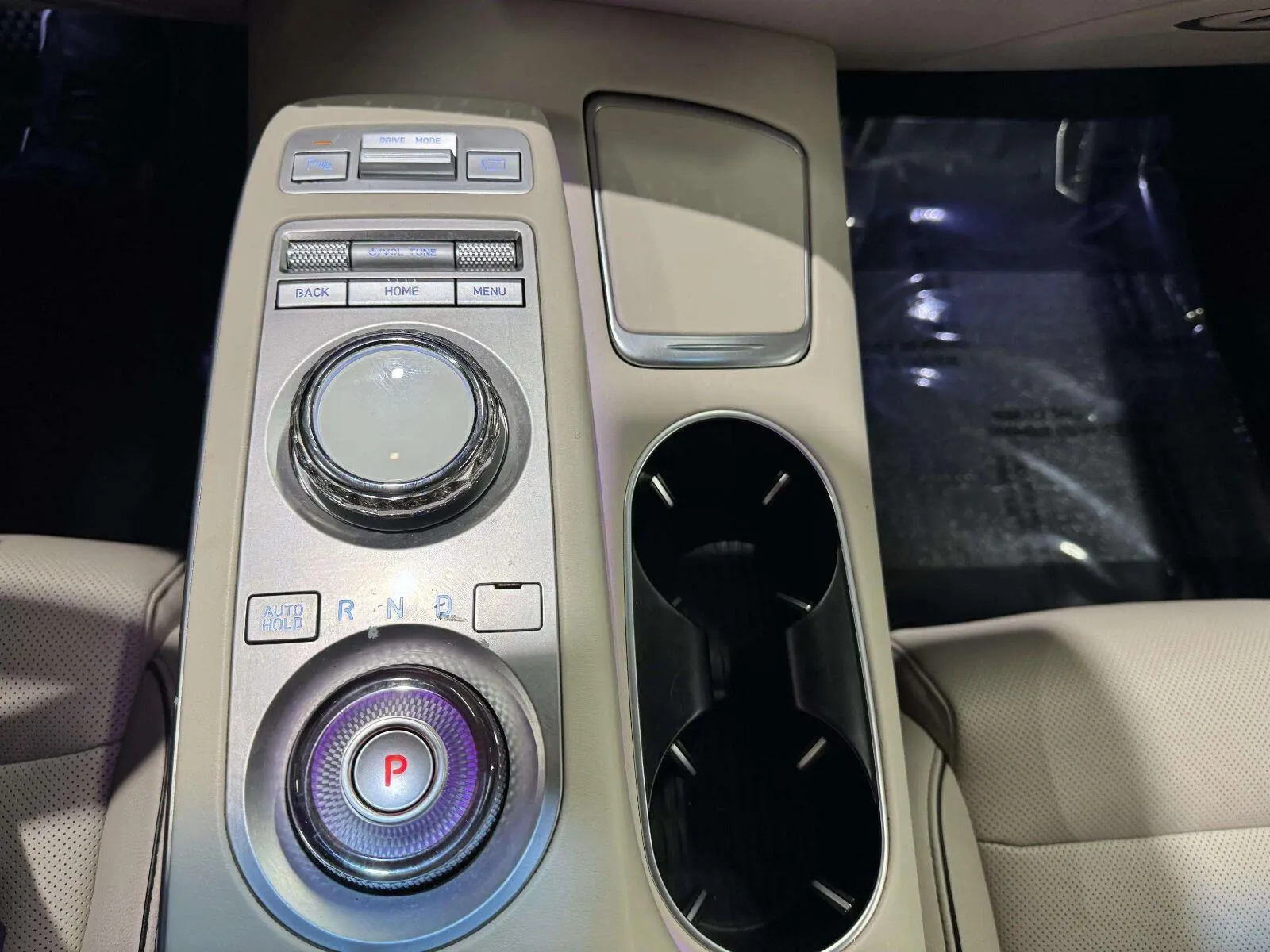 Genesis GV70 photo 33