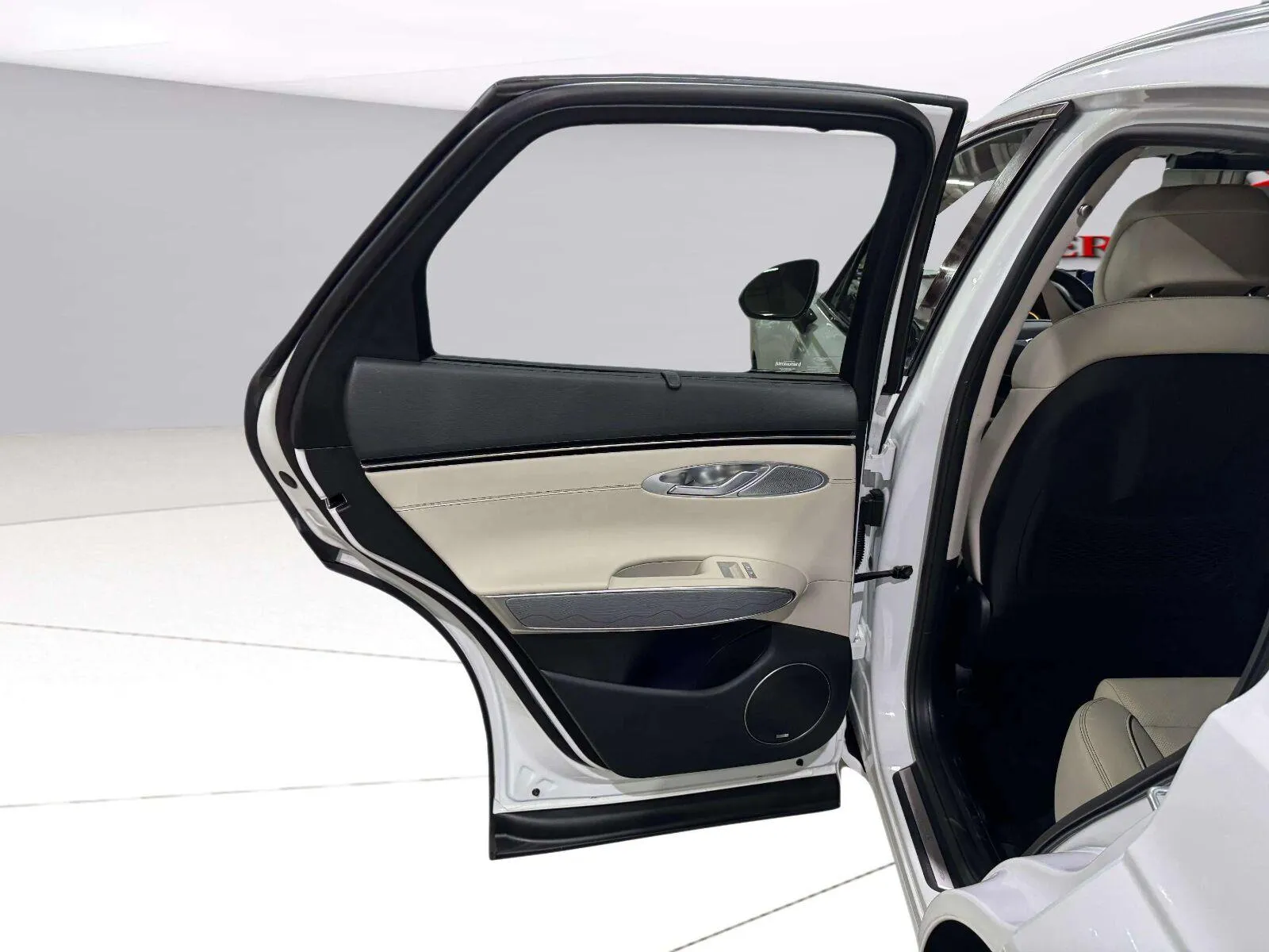 Genesis GV70 photo 40