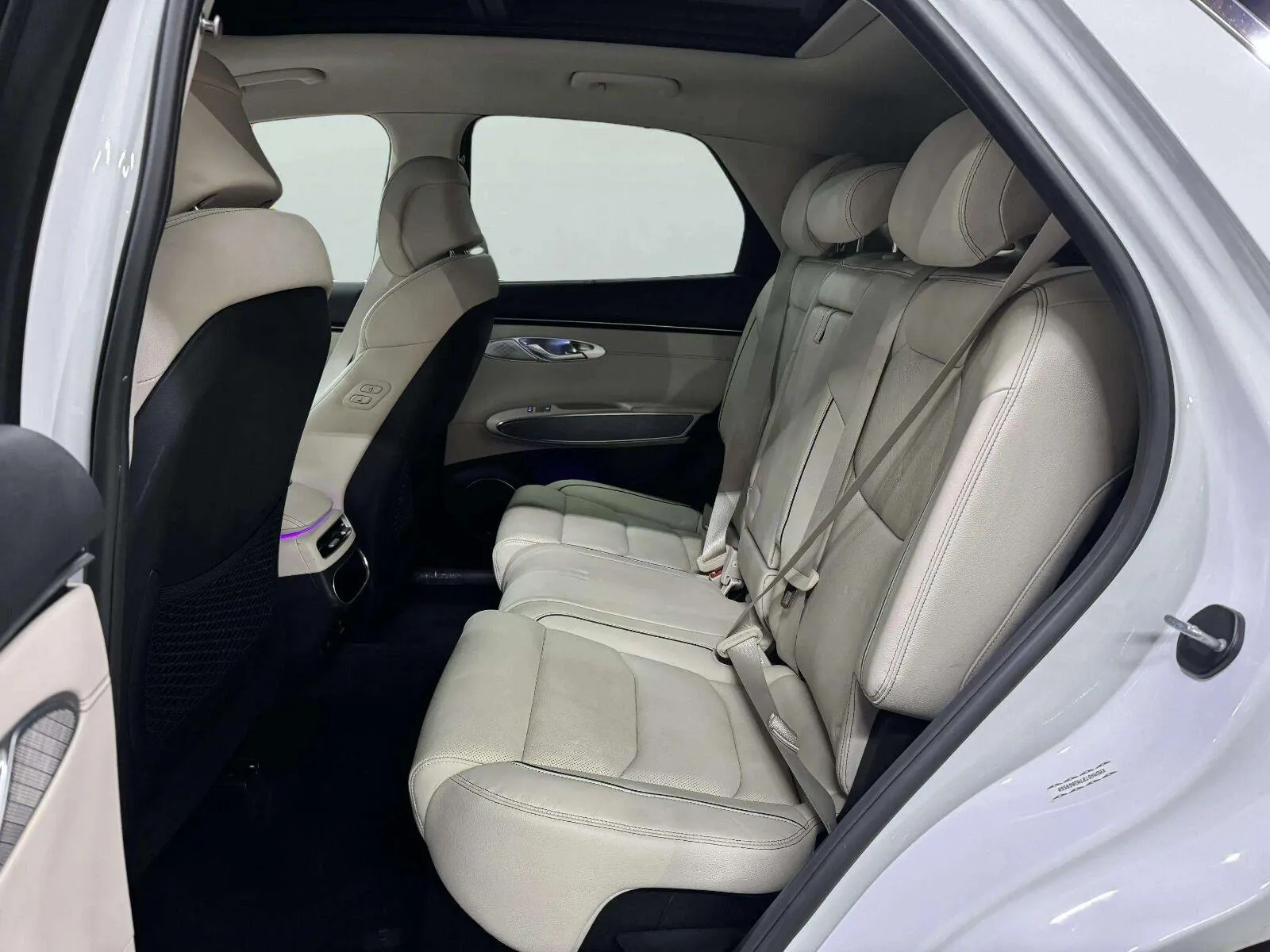 Genesis GV70 photo 43