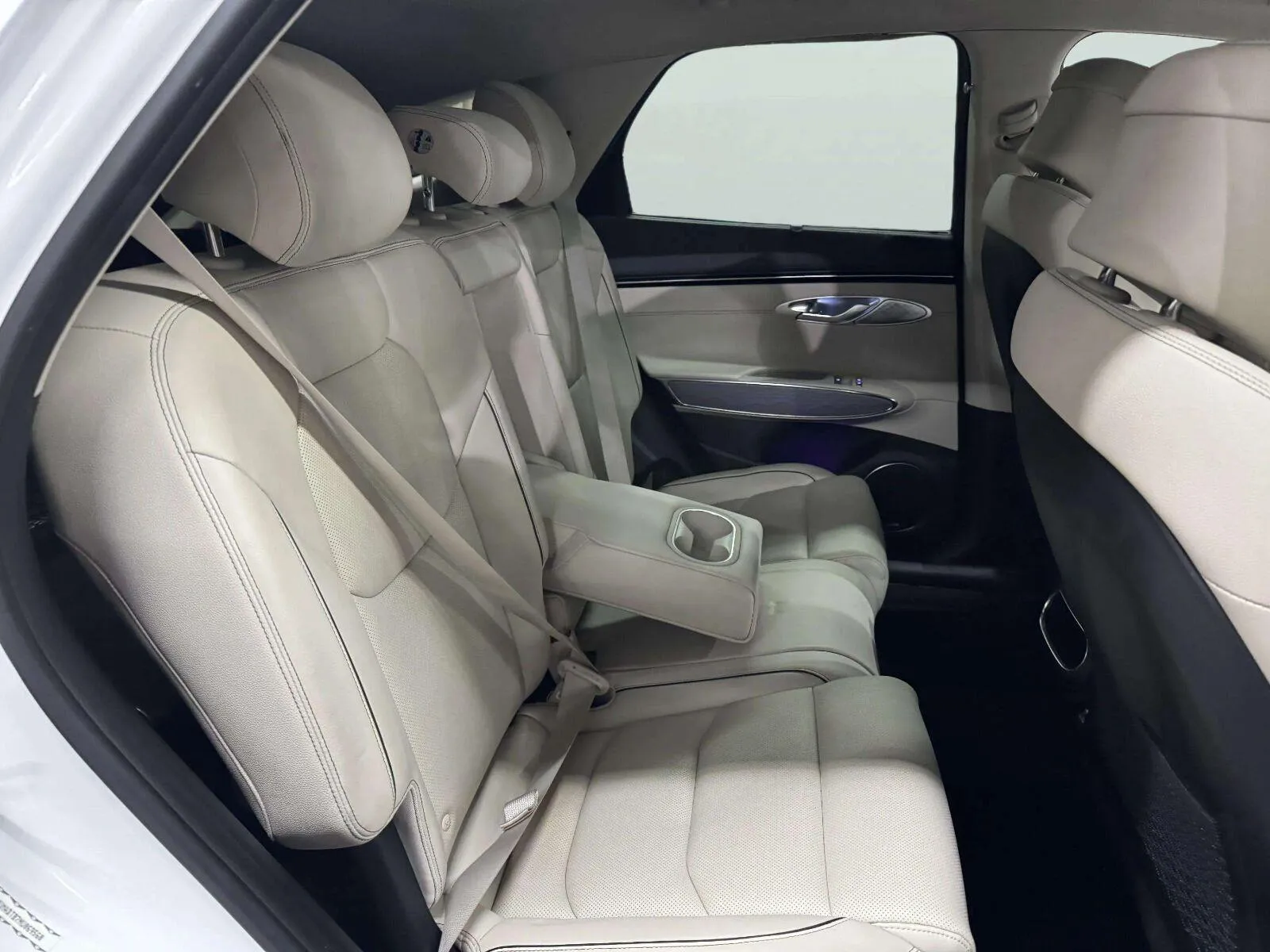 Genesis GV70 photo 52