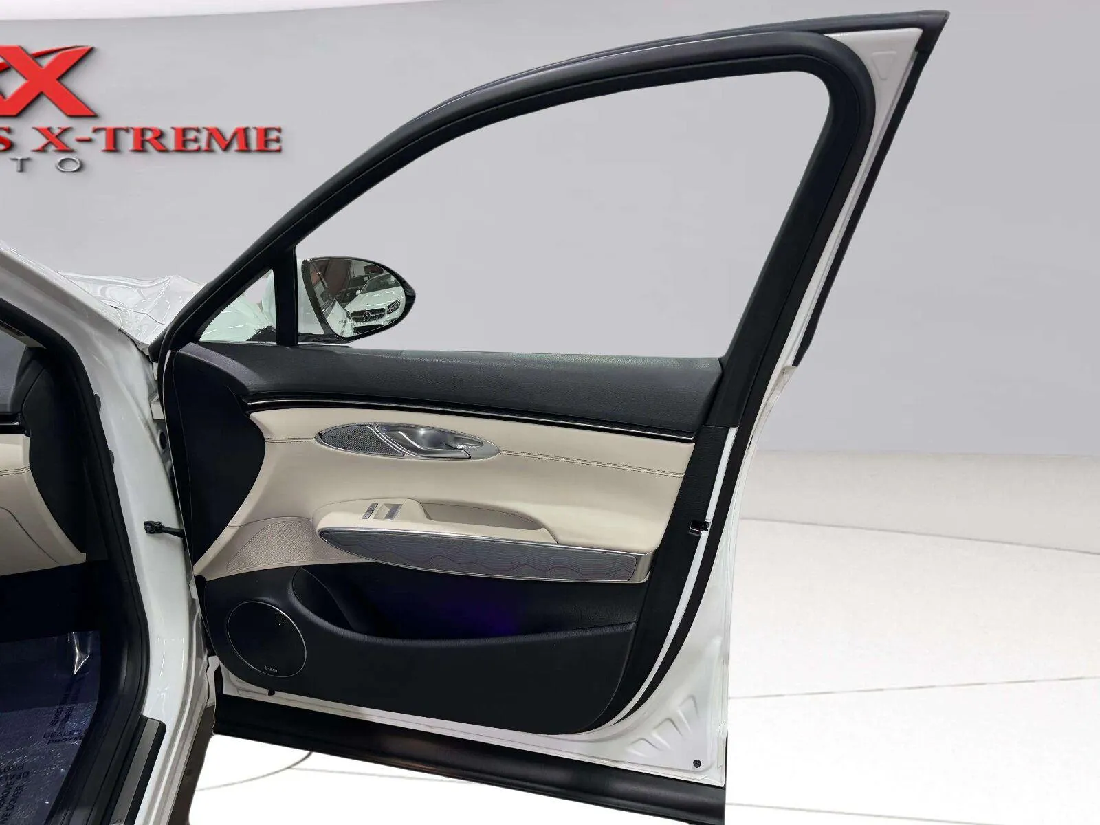Genesis GV70 photo 53