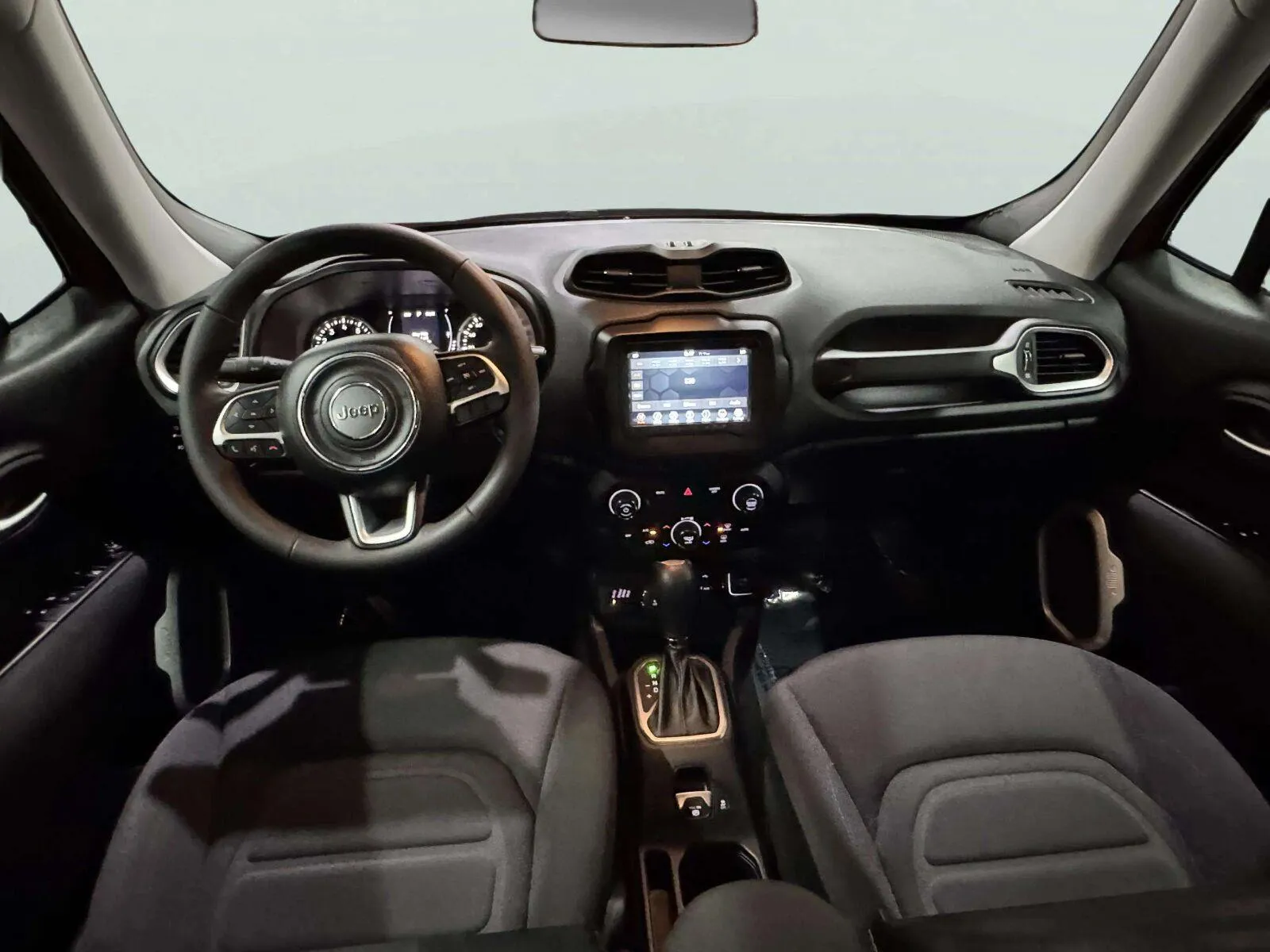 Jeep Renegade photo 36