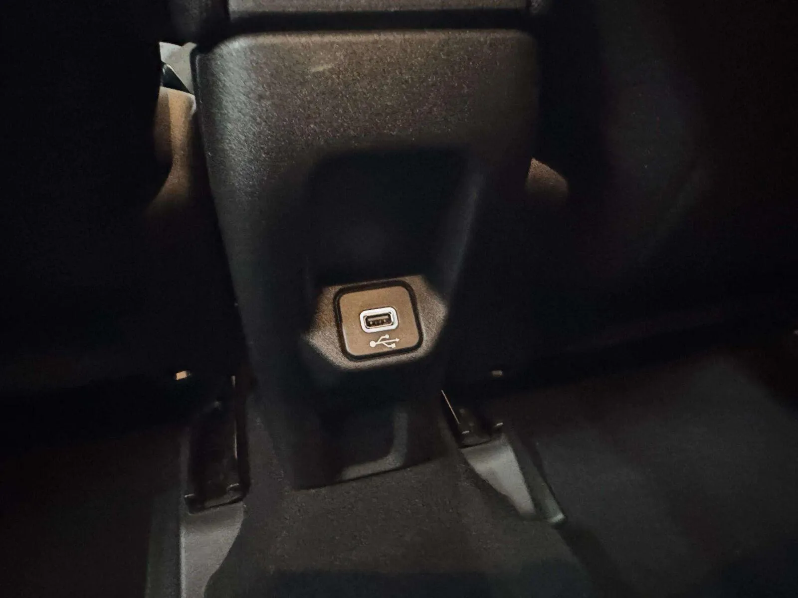 Jeep Renegade photo 37