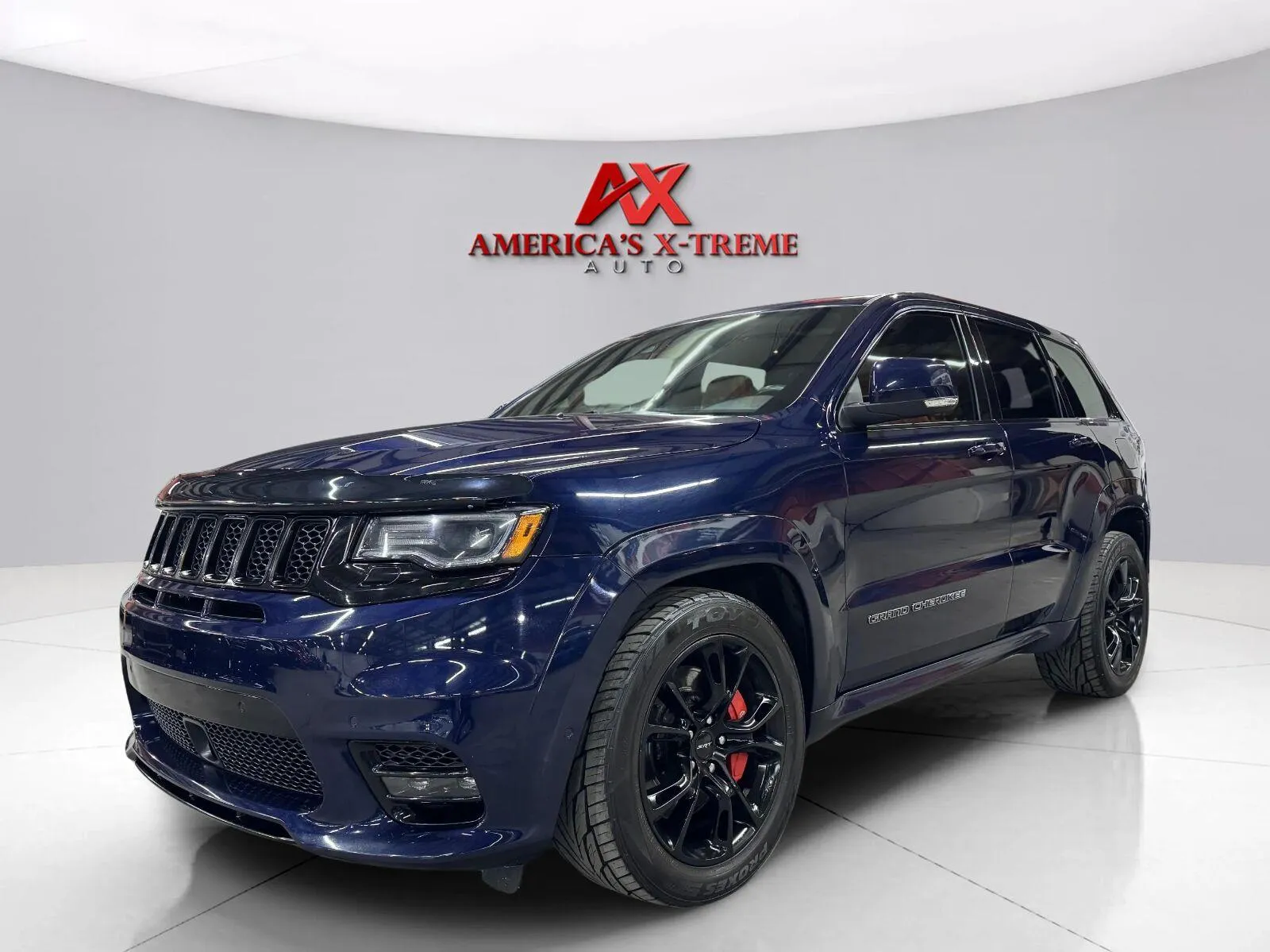 Jeep Grand Cherokee photo 2