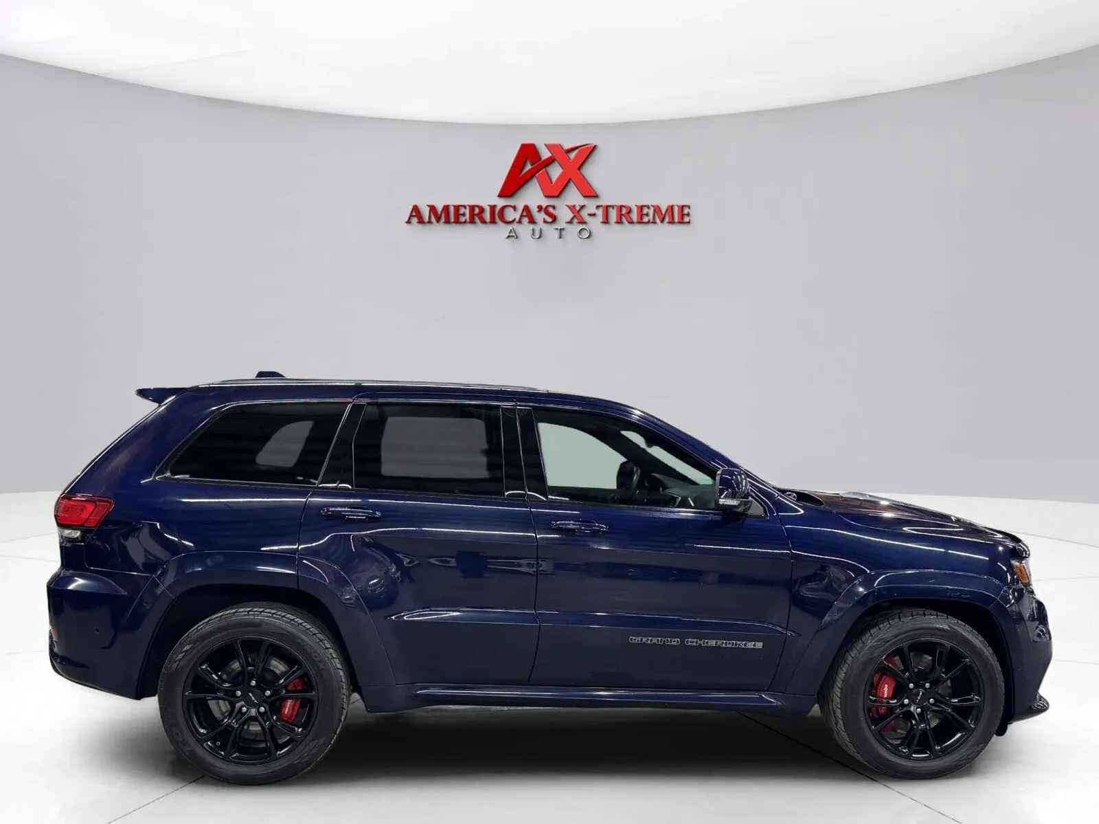 Jeep Grand Cherokee photo 8