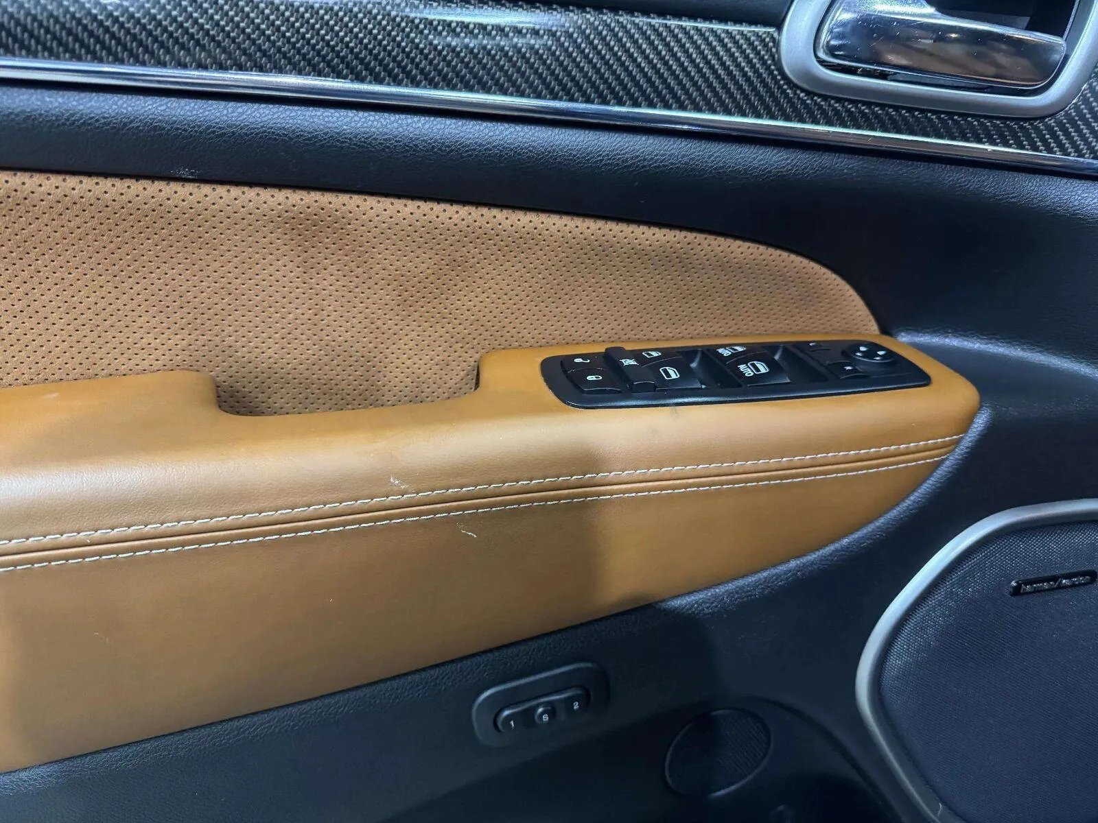 Jeep Grand Cherokee photo 16