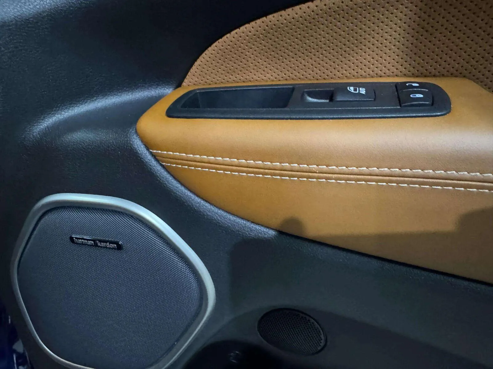 Jeep Grand Cherokee photo 24
