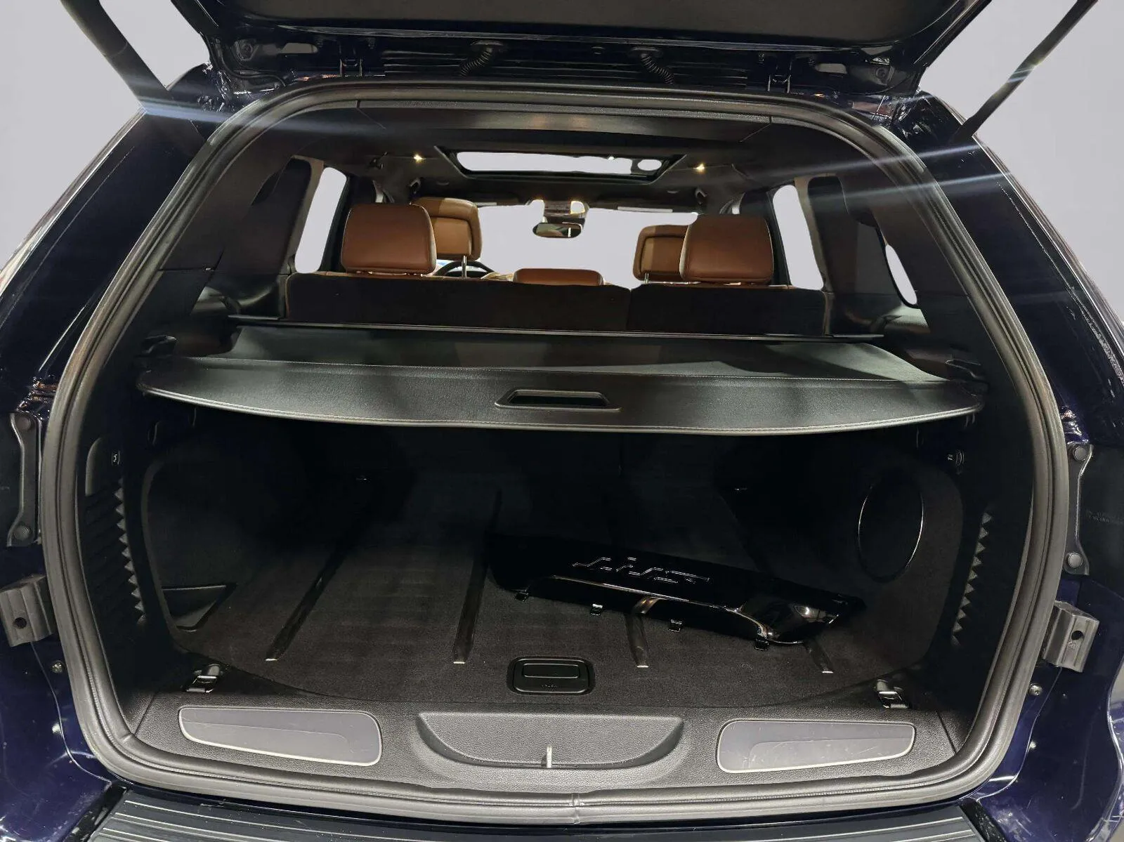 Jeep Grand Cherokee photo 36