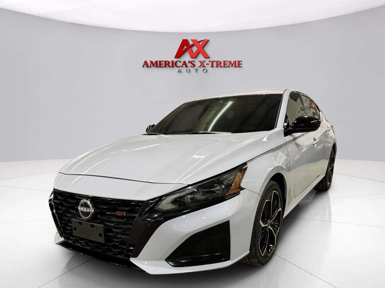 Nissan Altima photo 2