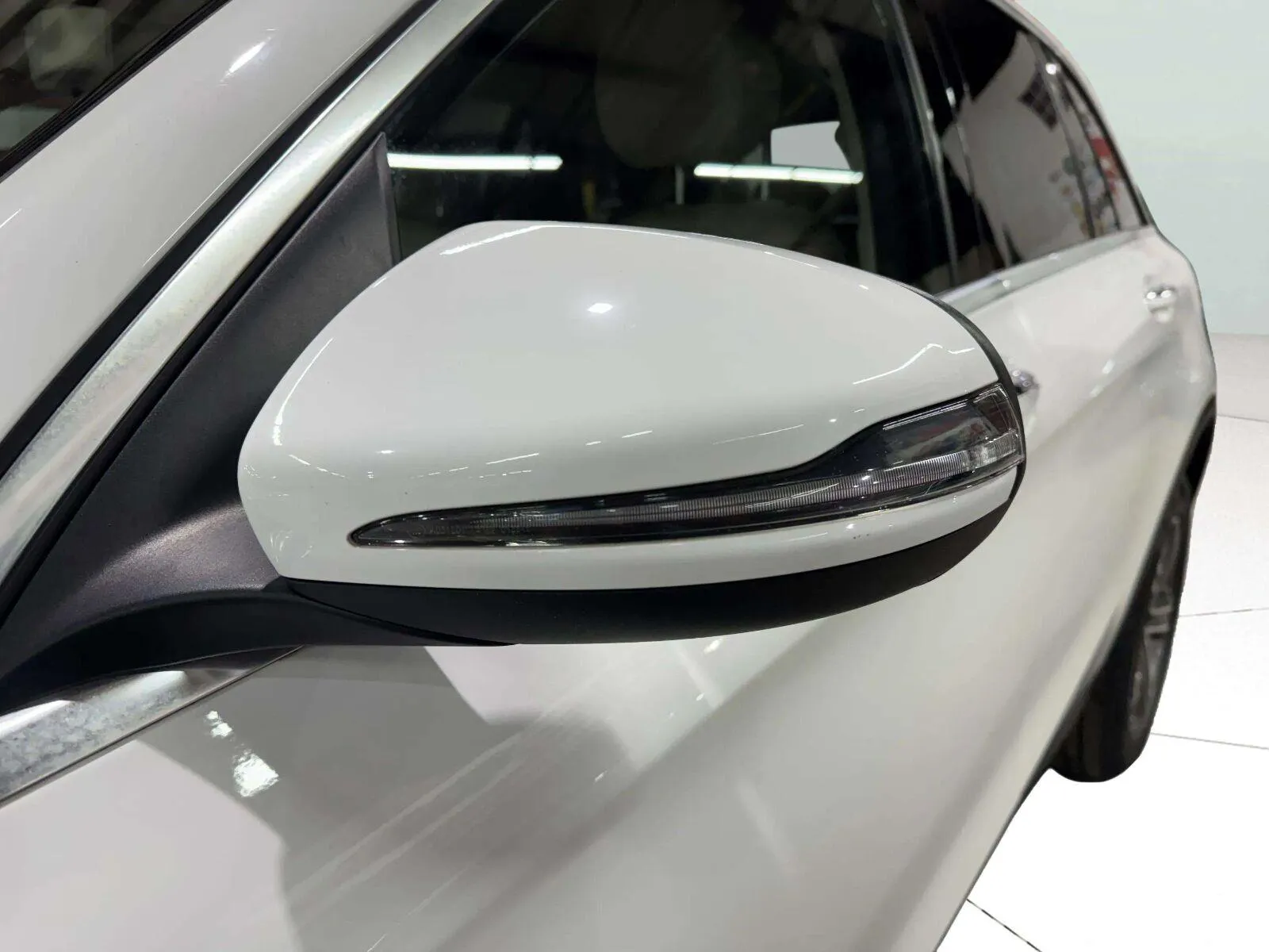 Mercedes-Benz GLC photo 12