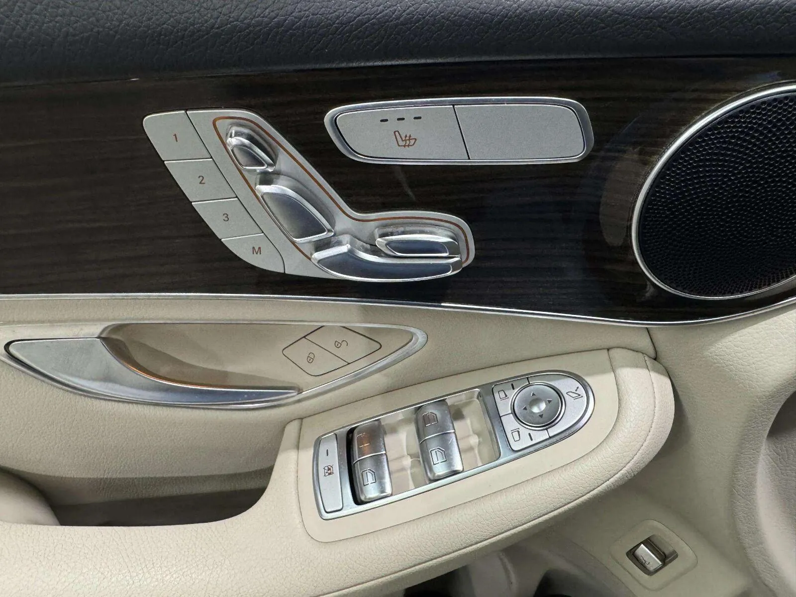 Mercedes-Benz GLC photo 23