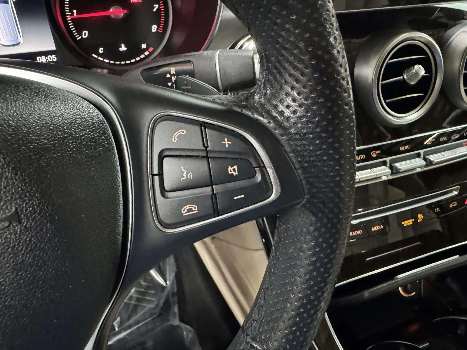 Mercedes-Benz GLC photo 31