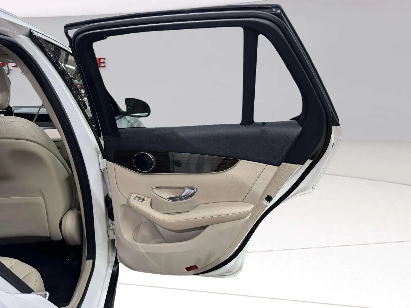 Mercedes-Benz GLC photo 48