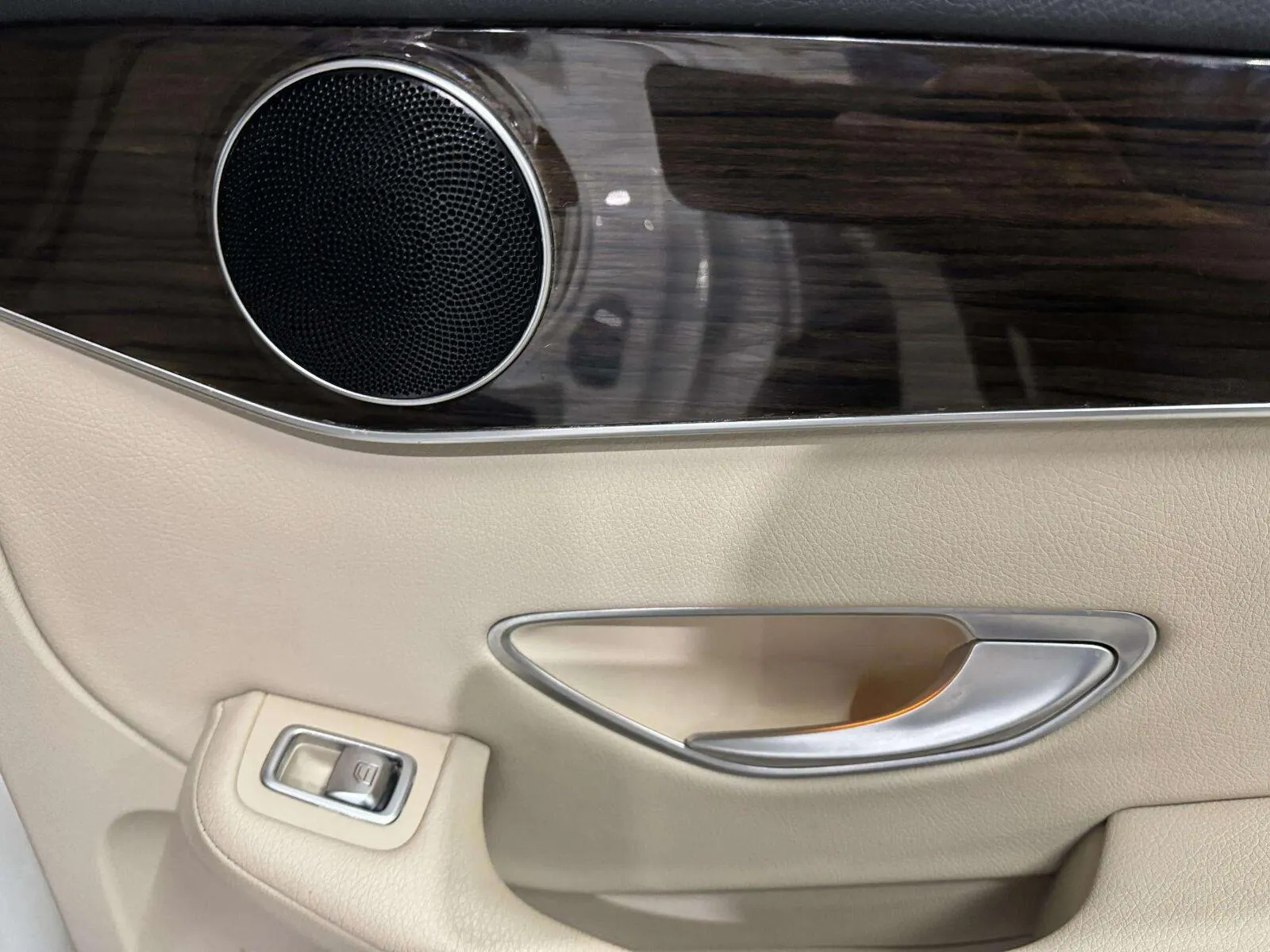 Mercedes-Benz GLC photo 49