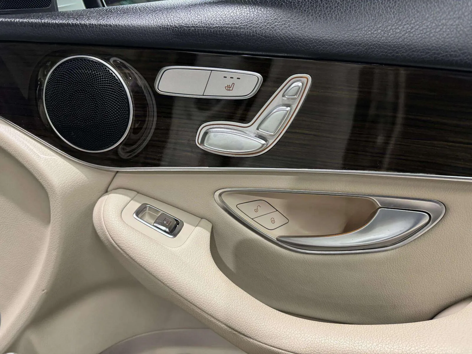Mercedes-Benz GLC photo 52