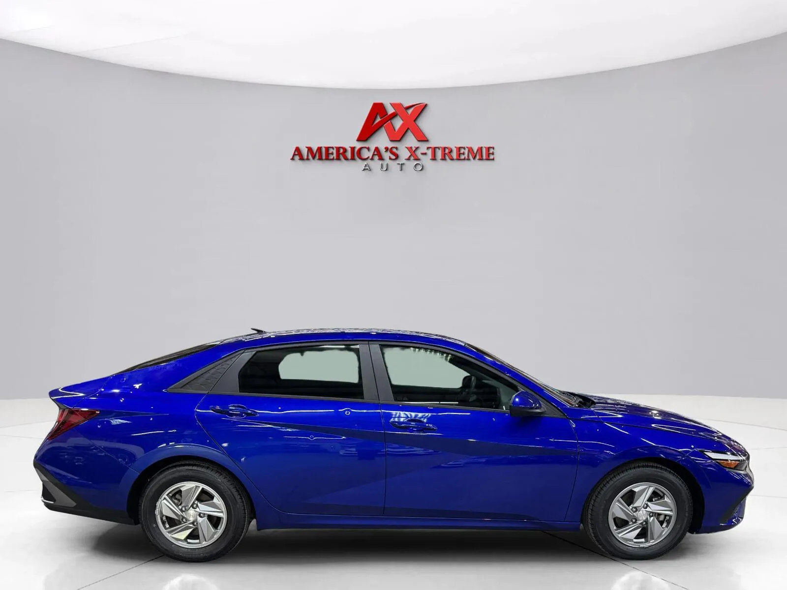 Hyundai Elantra photo 8