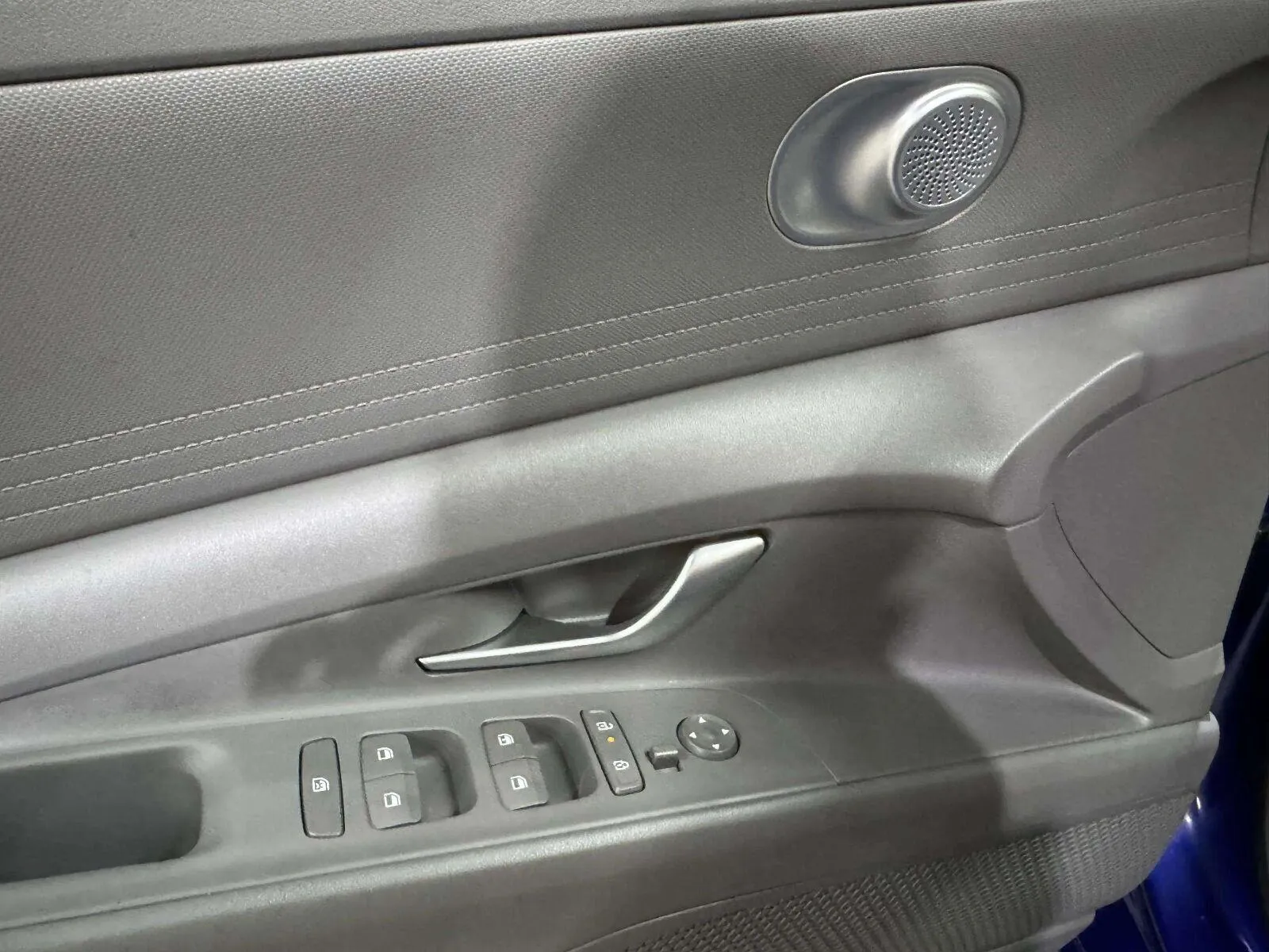 Hyundai Elantra photo 20
