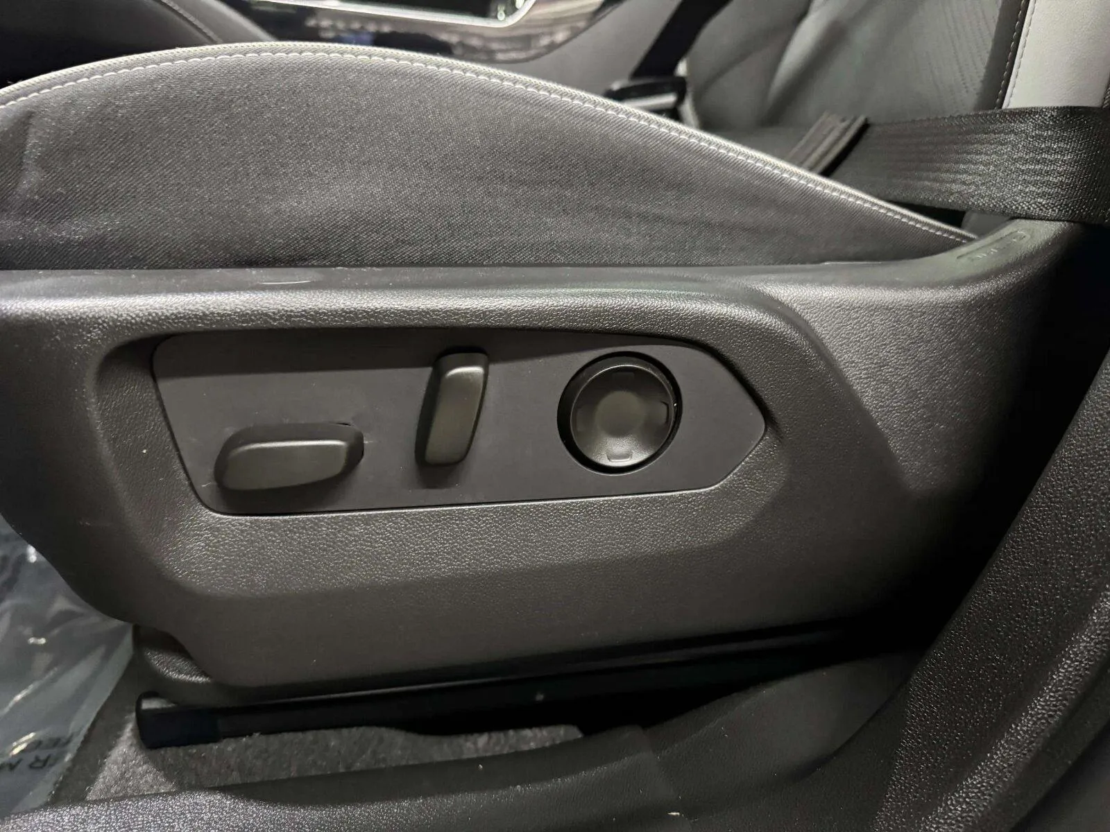 Buick Envision photo 29