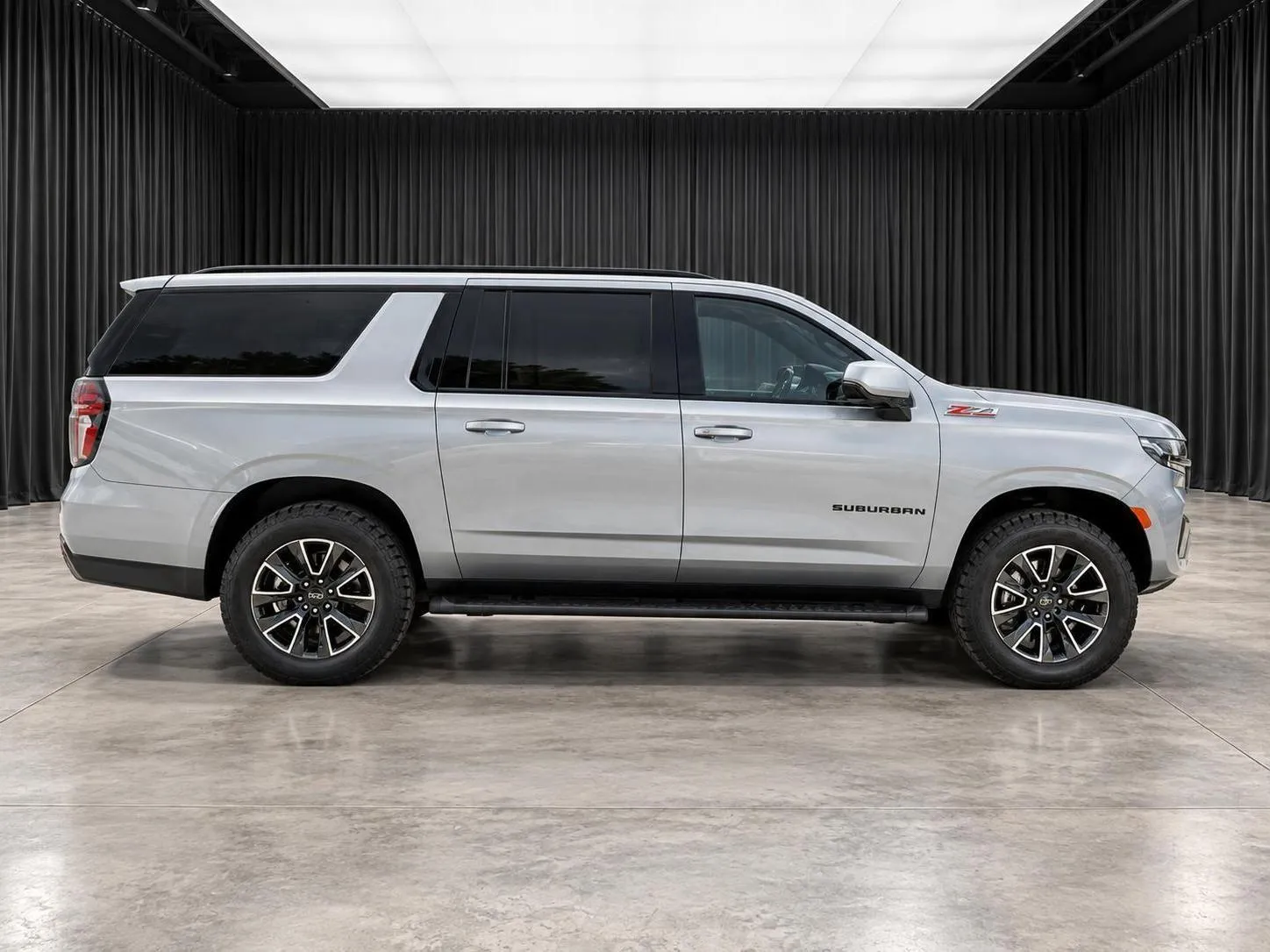 Chevrolet Suburban photo 7