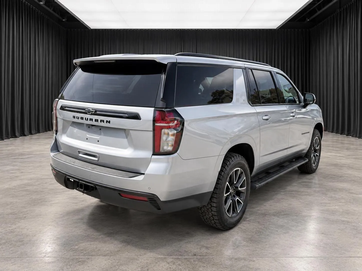 Chevrolet Suburban photo 9