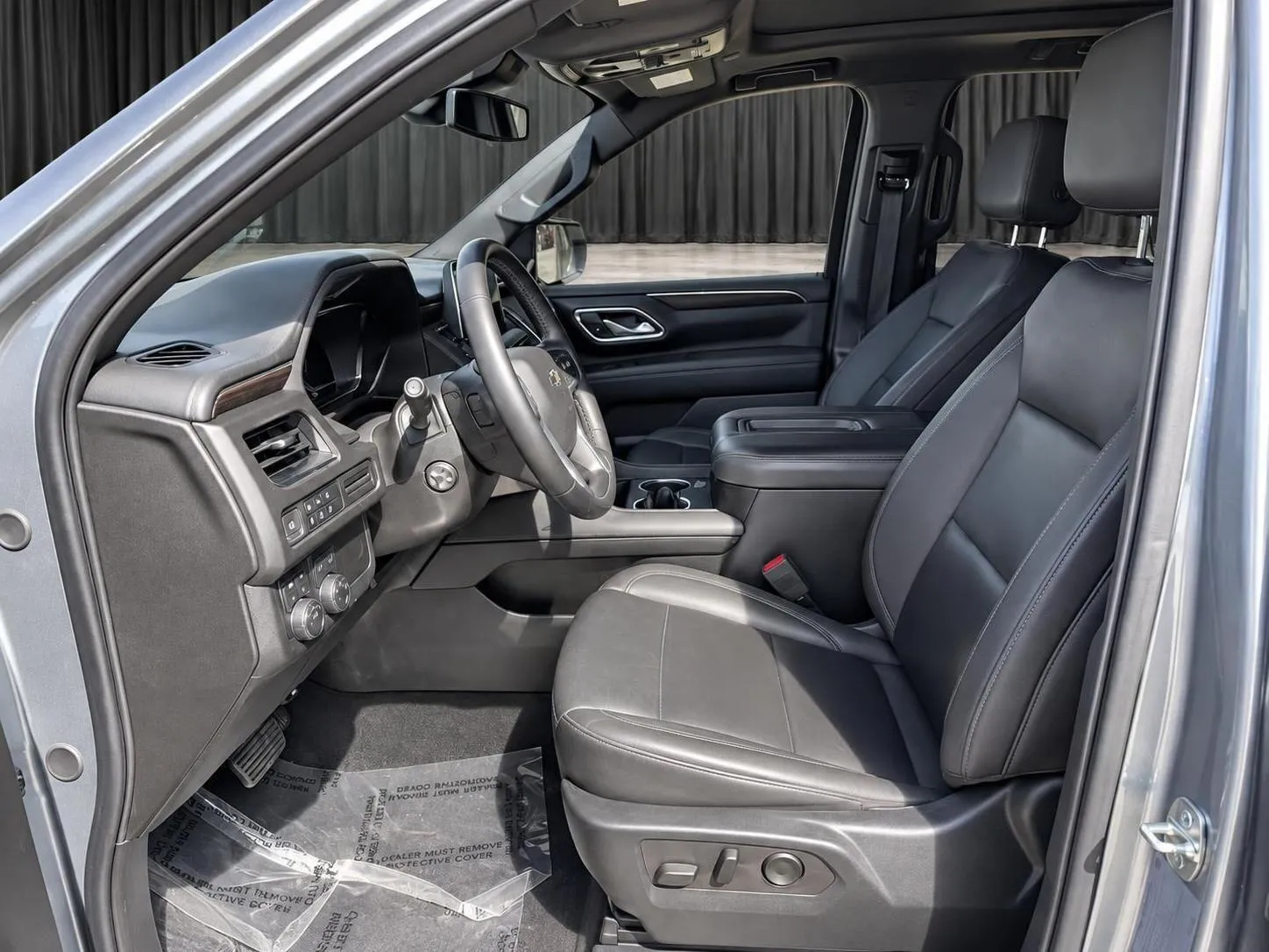 Chevrolet Suburban photo 12