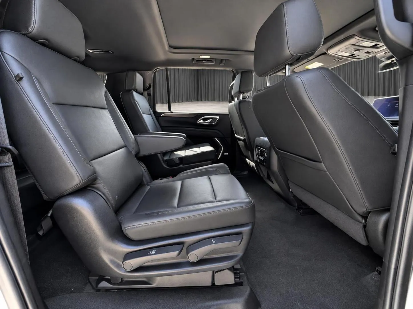 Chevrolet Suburban photo 20