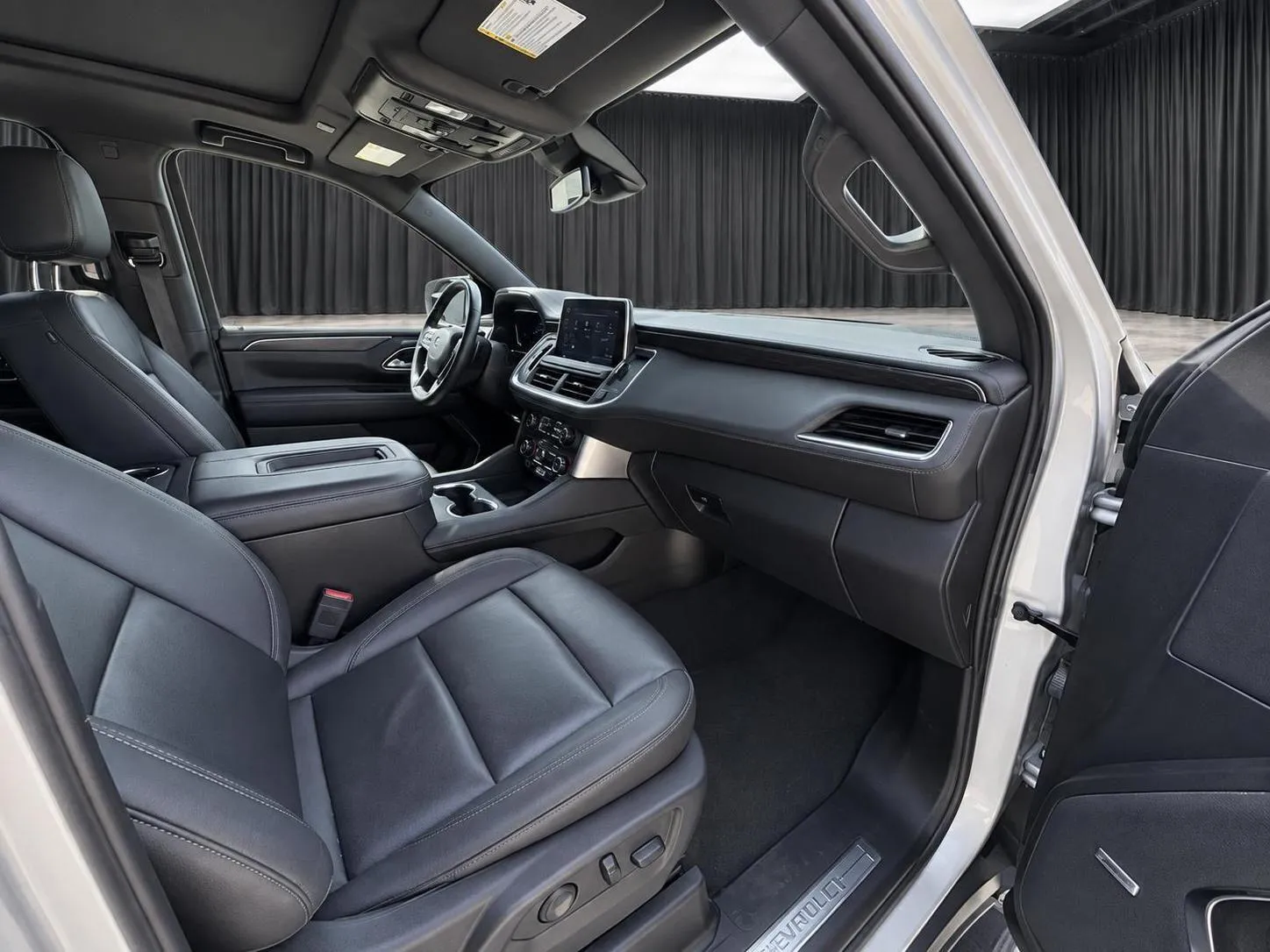 Chevrolet Suburban photo 23