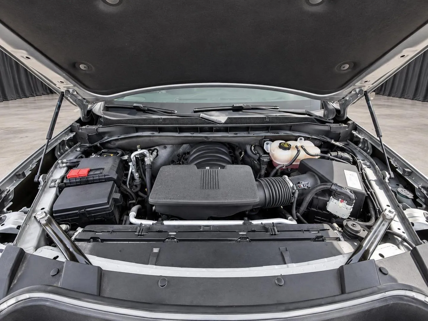 Chevrolet Suburban photo 25