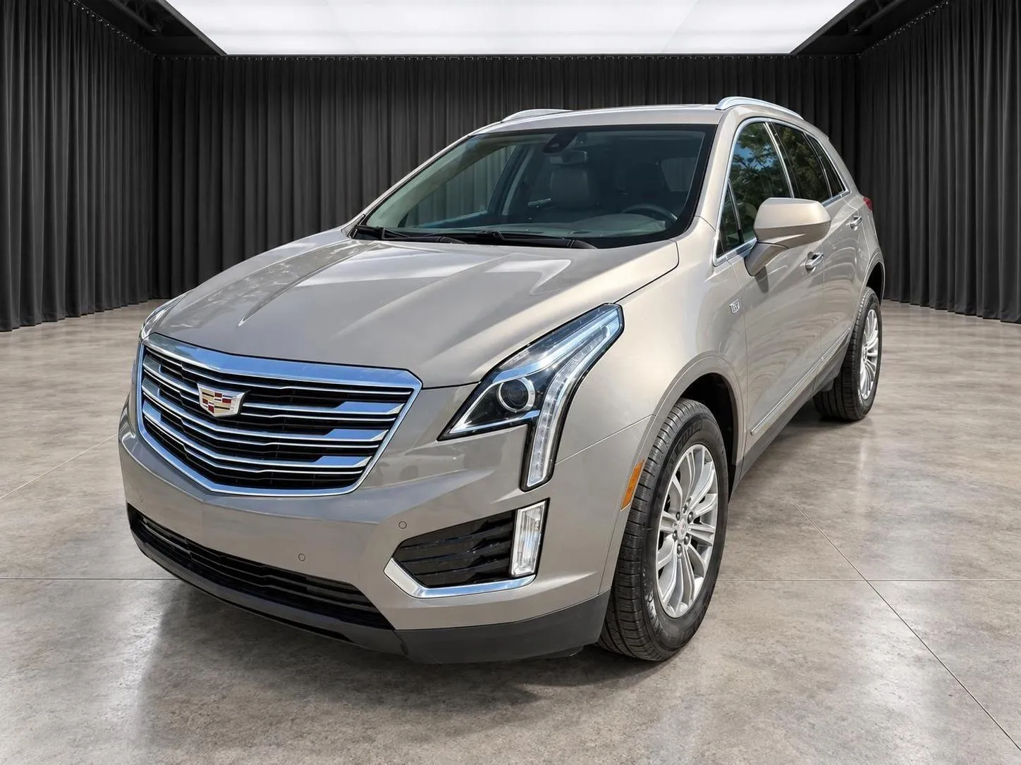 Cadillac XT5 photo 2