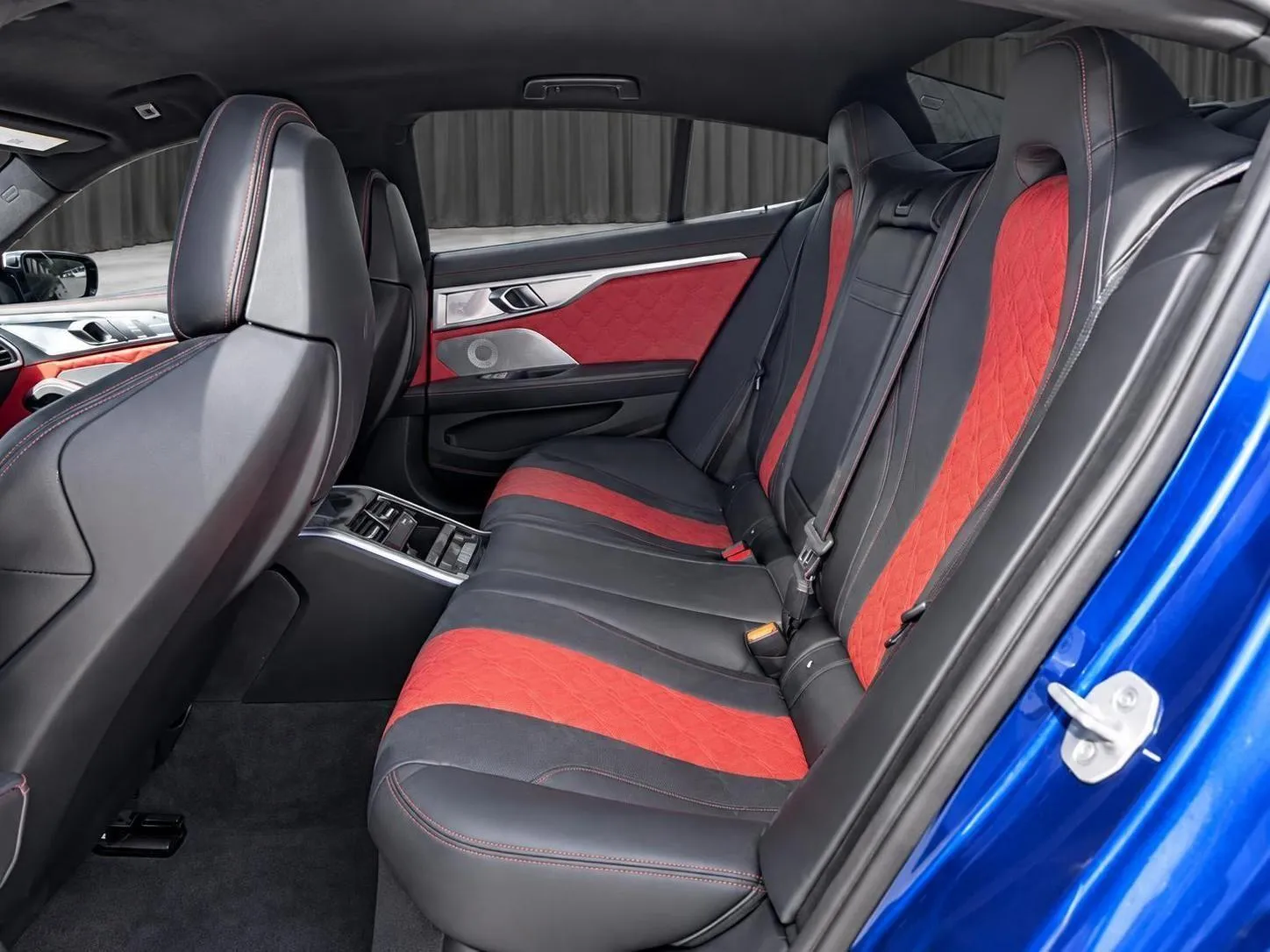 BMW M8 photo 19