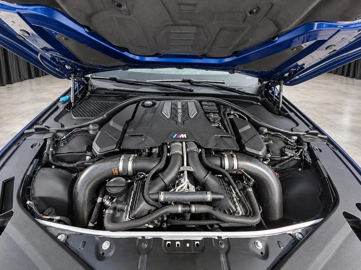 BMW M8 photo 27