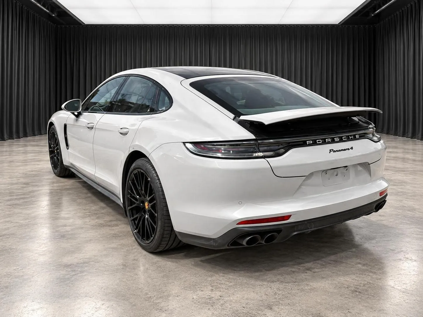 Porsche Panamera photo 5