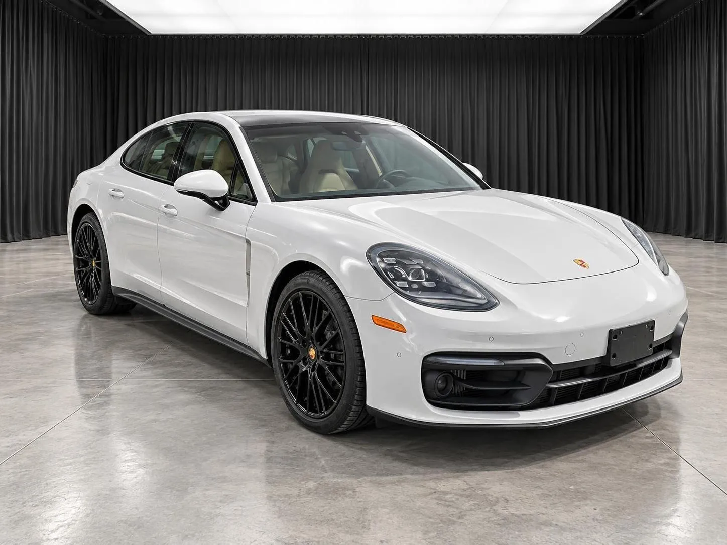 Porsche Panamera photo 7
