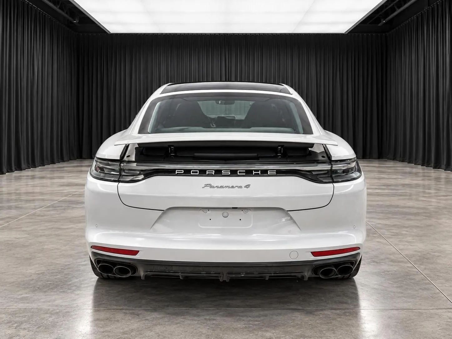 Porsche Panamera photo 8