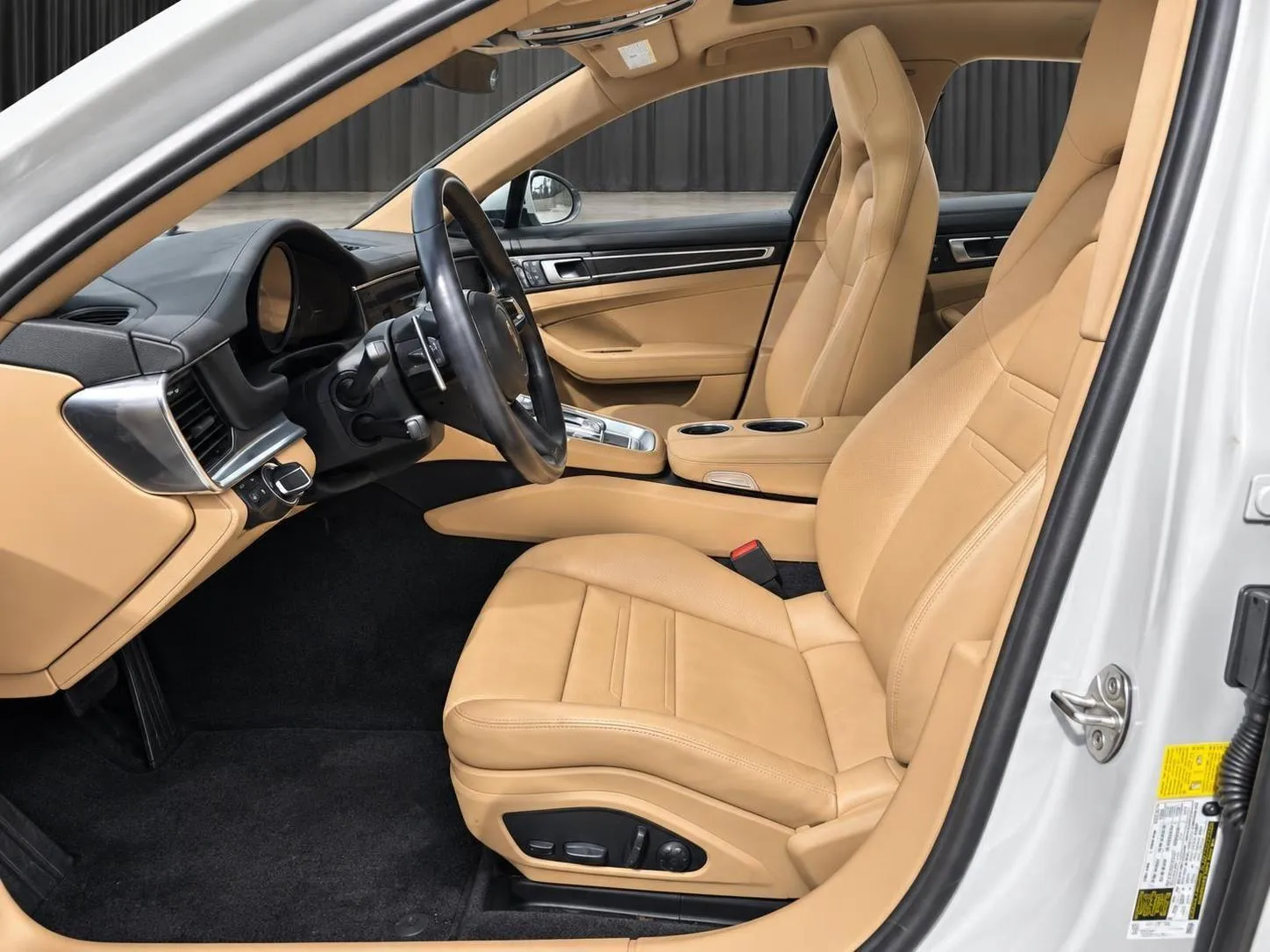 Porsche Panamera photo 9