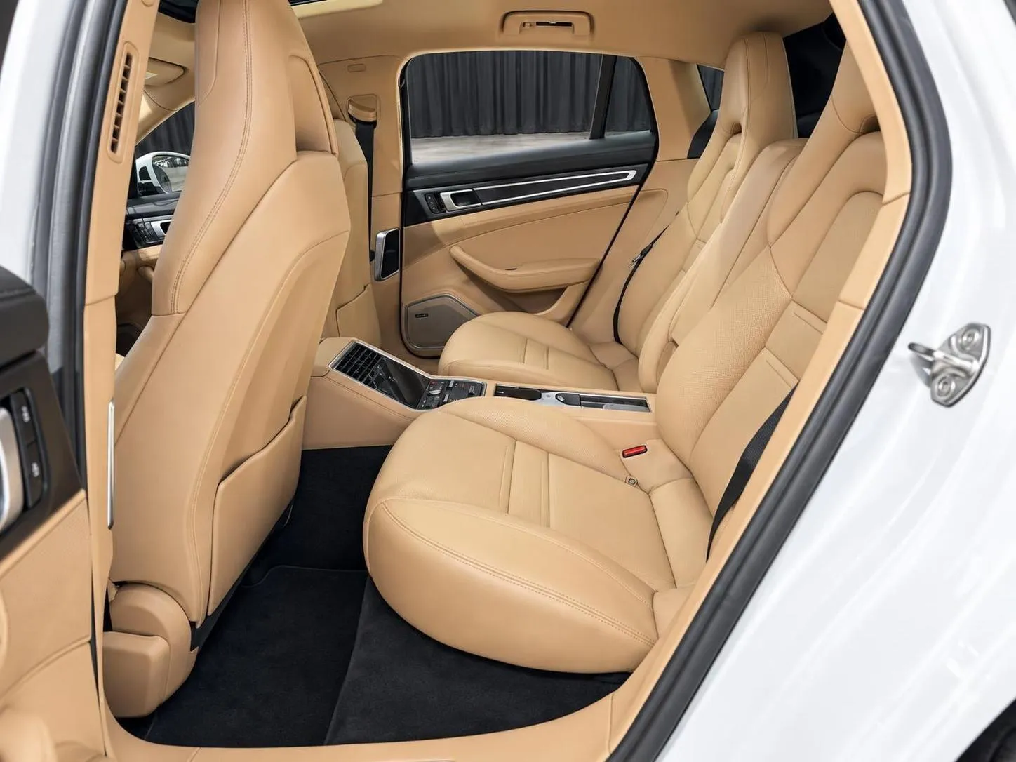 Porsche Panamera photo 19