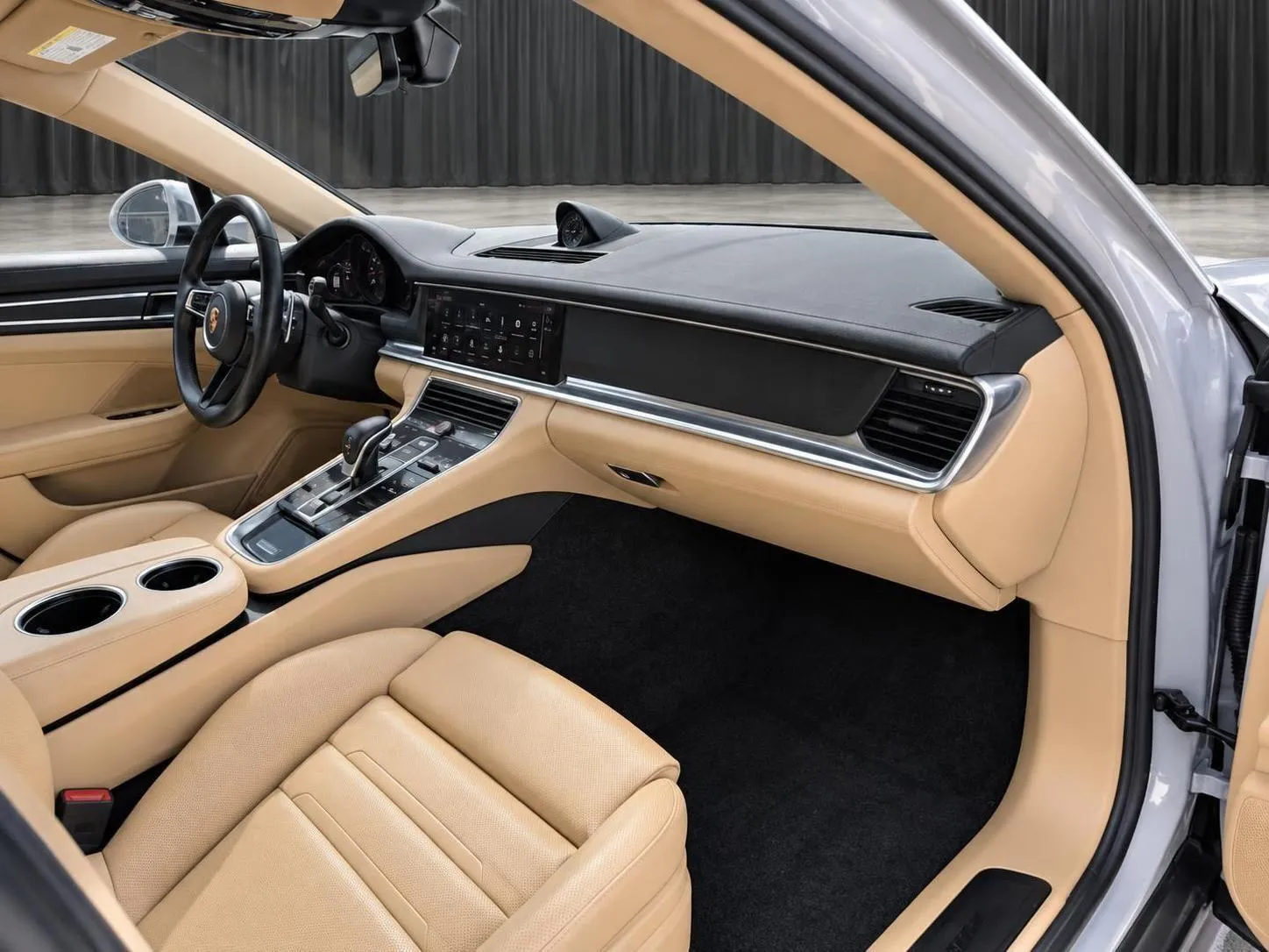 Porsche Panamera photo 23